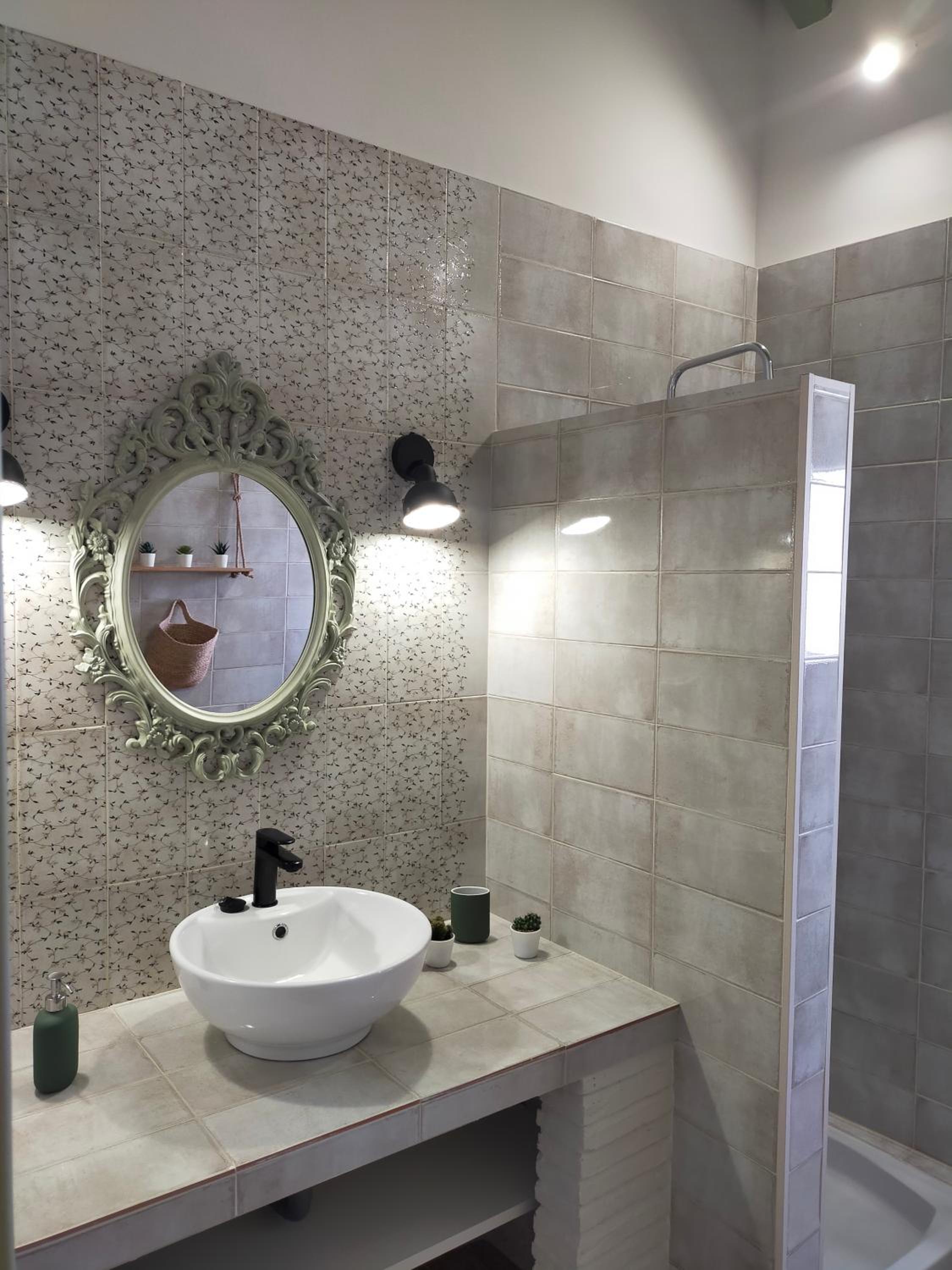 LA CASA DE LA HUERTA Stylish family cottage in Malaga countryside