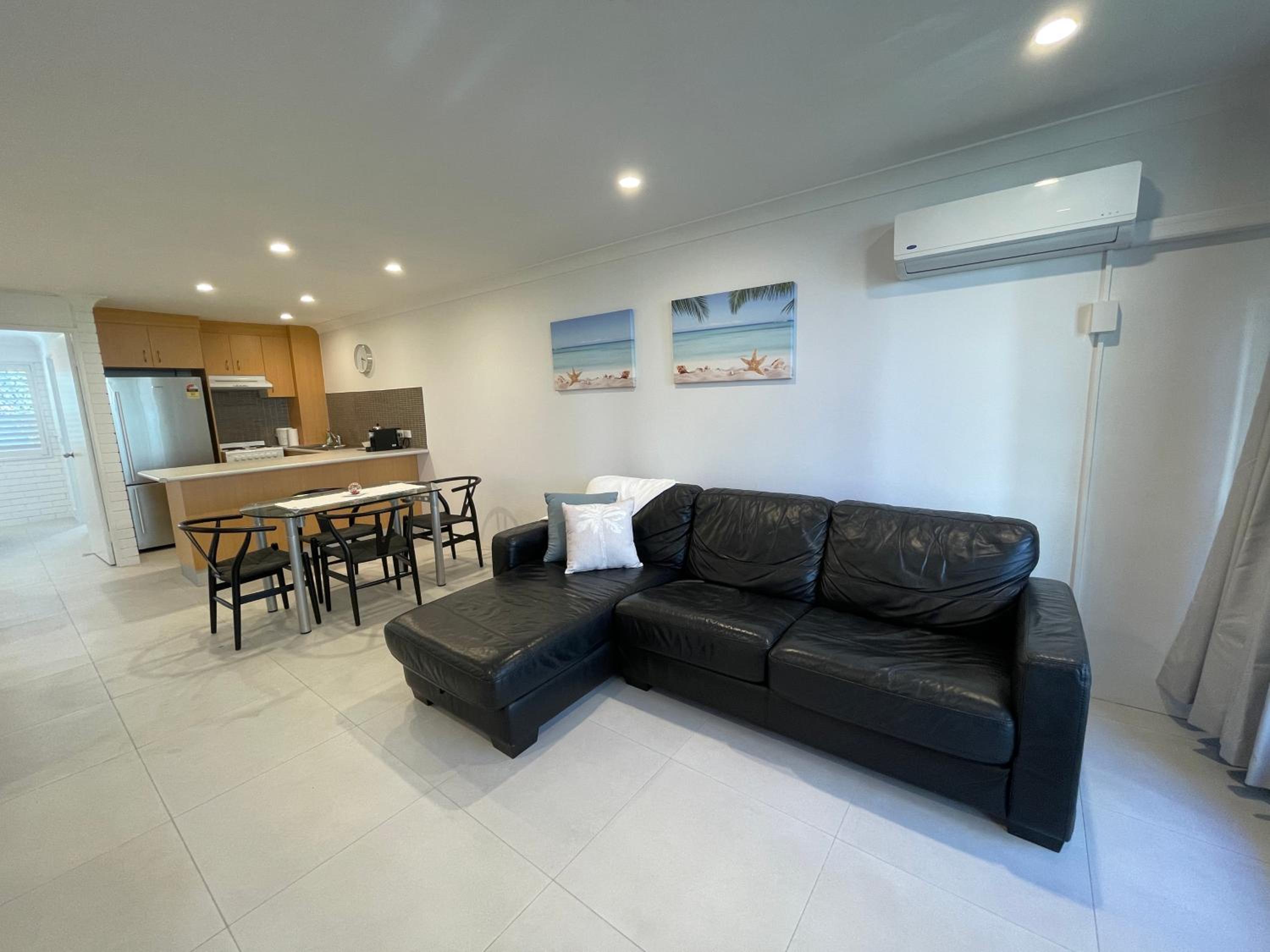 Surfers Paradise- meters from the beach!
