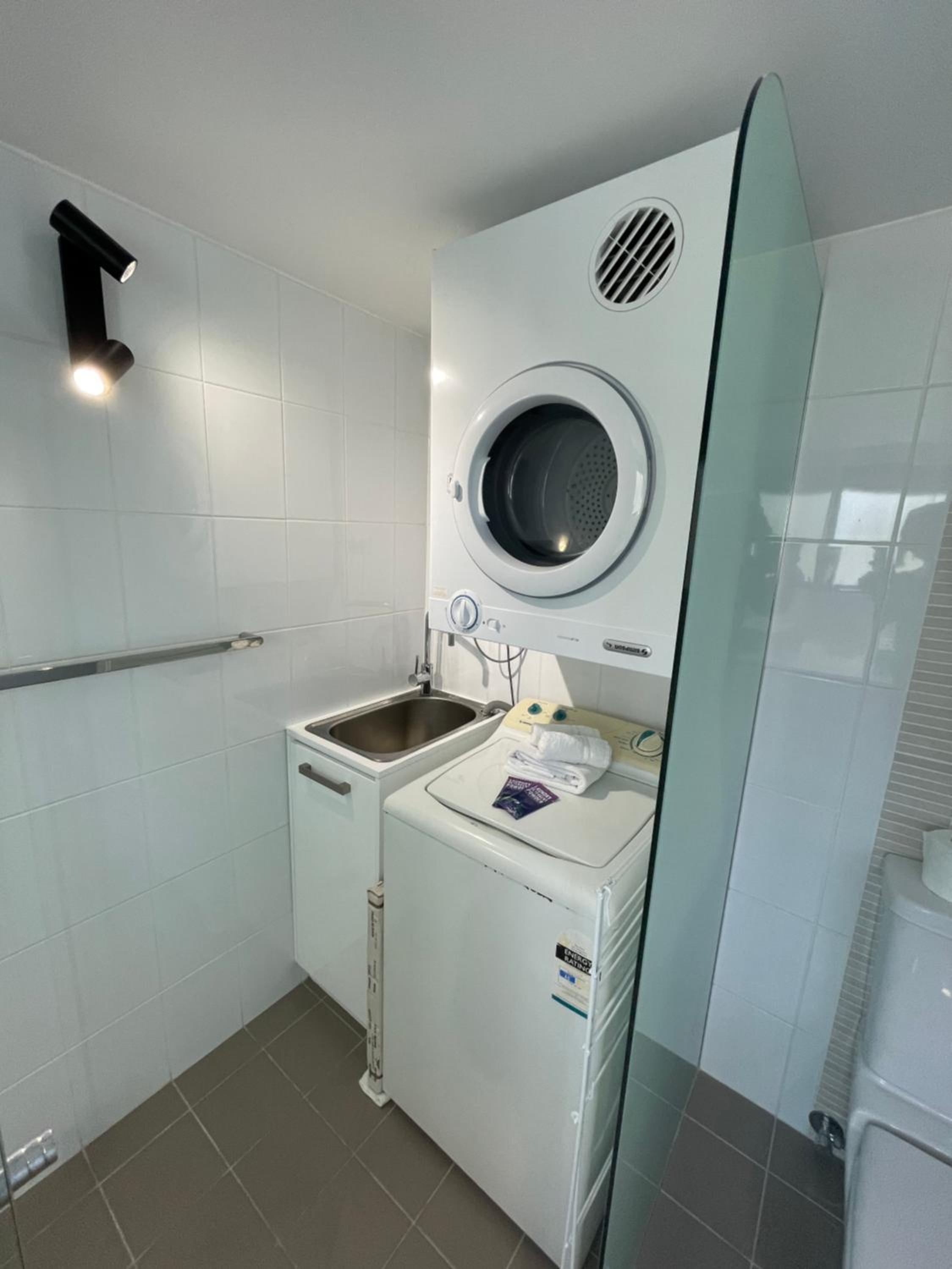 Surfers Paradise- meters from the beach!