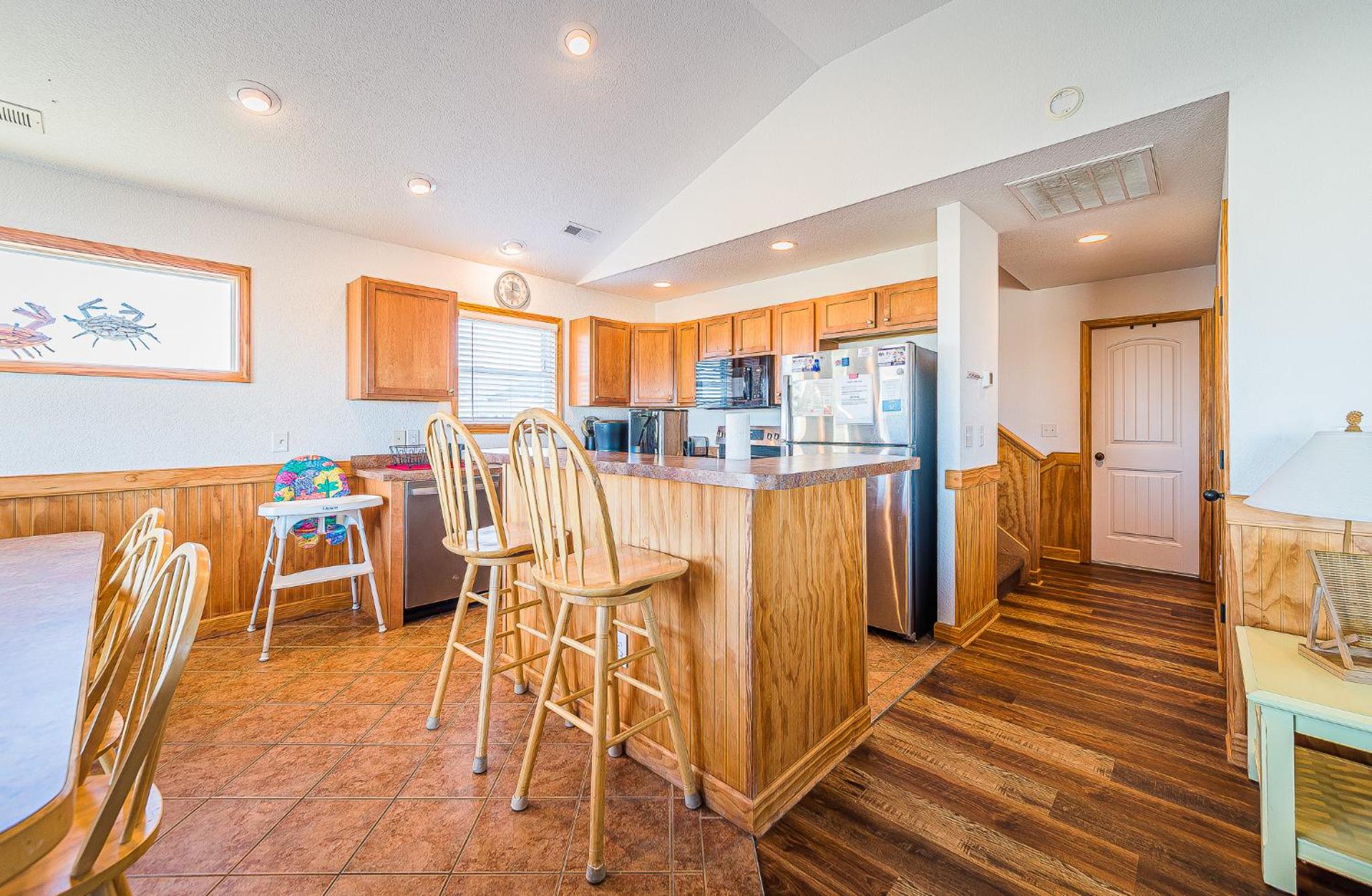 Carolina Cottage - Kitty Hawk, Oceanside, Walk to Beach, Pool, Hot Tub, Pool Table
