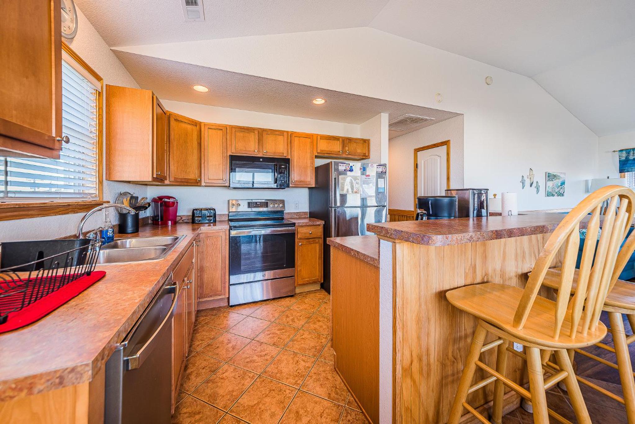 Carolina Cottage - Kitty Hawk, Oceanside, Walk to Beach, Pool, Hot Tub, Pool Table