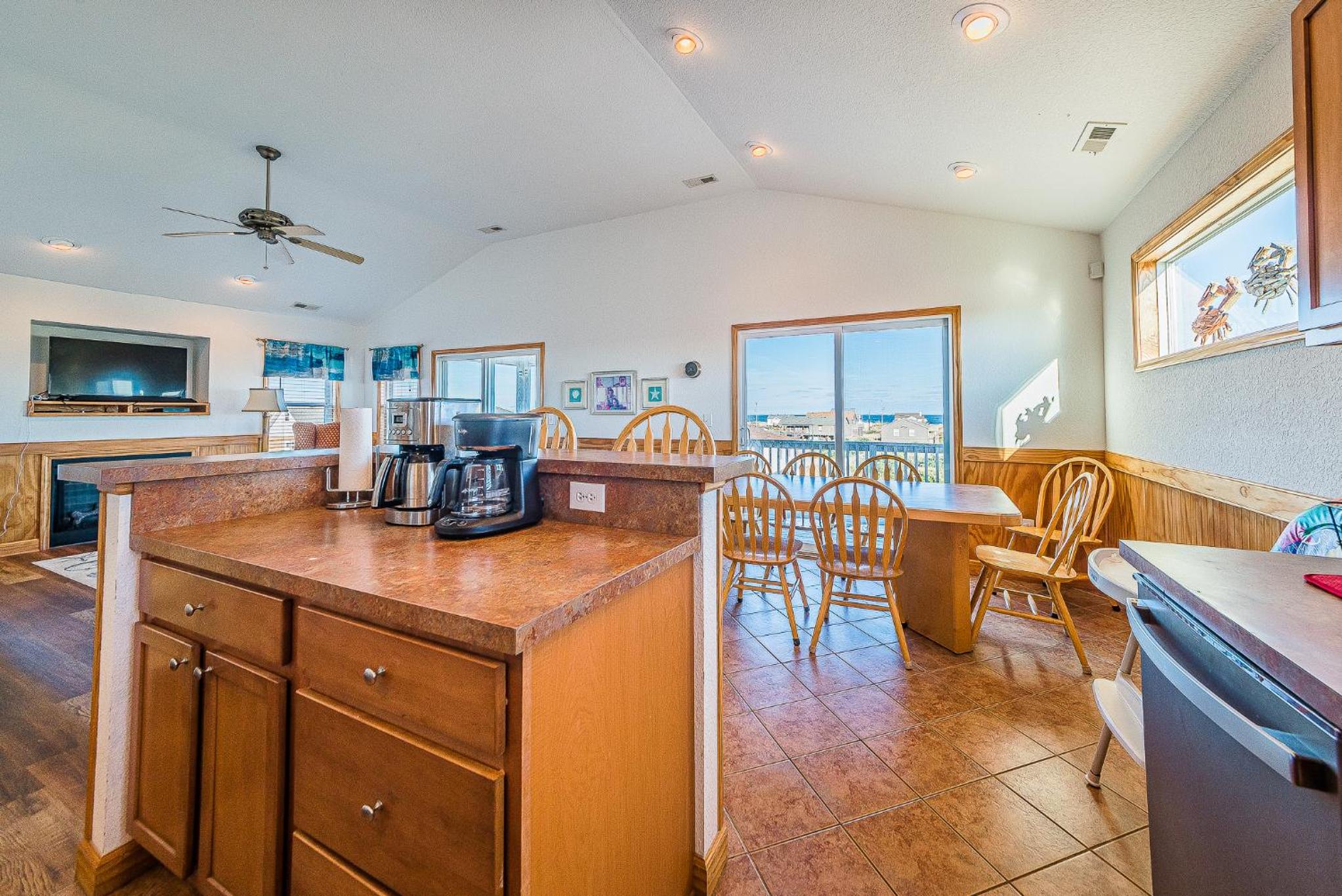 Carolina Cottage - Kitty Hawk, Oceanside, Walk to Beach, Pool, Hot Tub, Pool Table