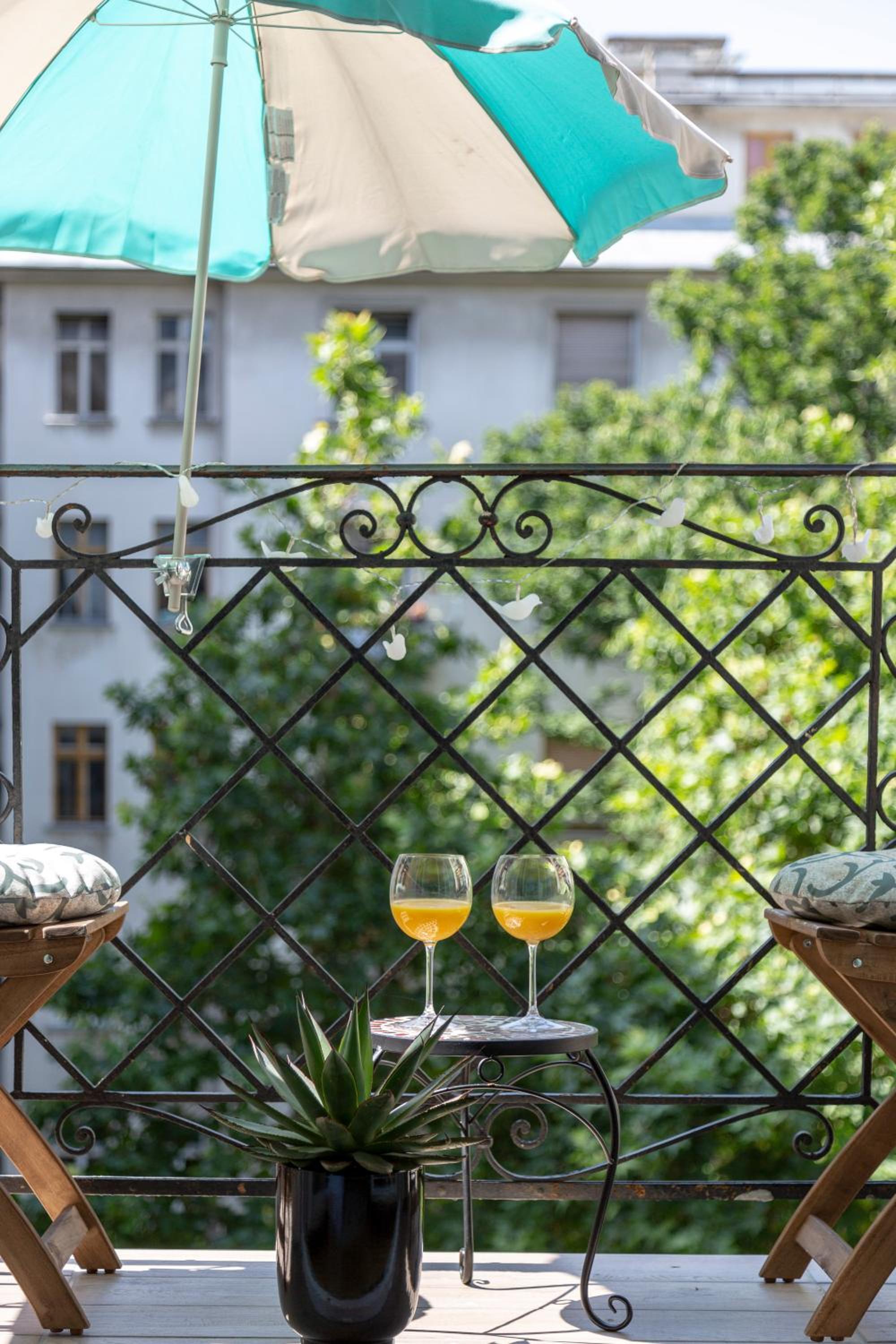 Gorgeous flat right near the City Center view 5
