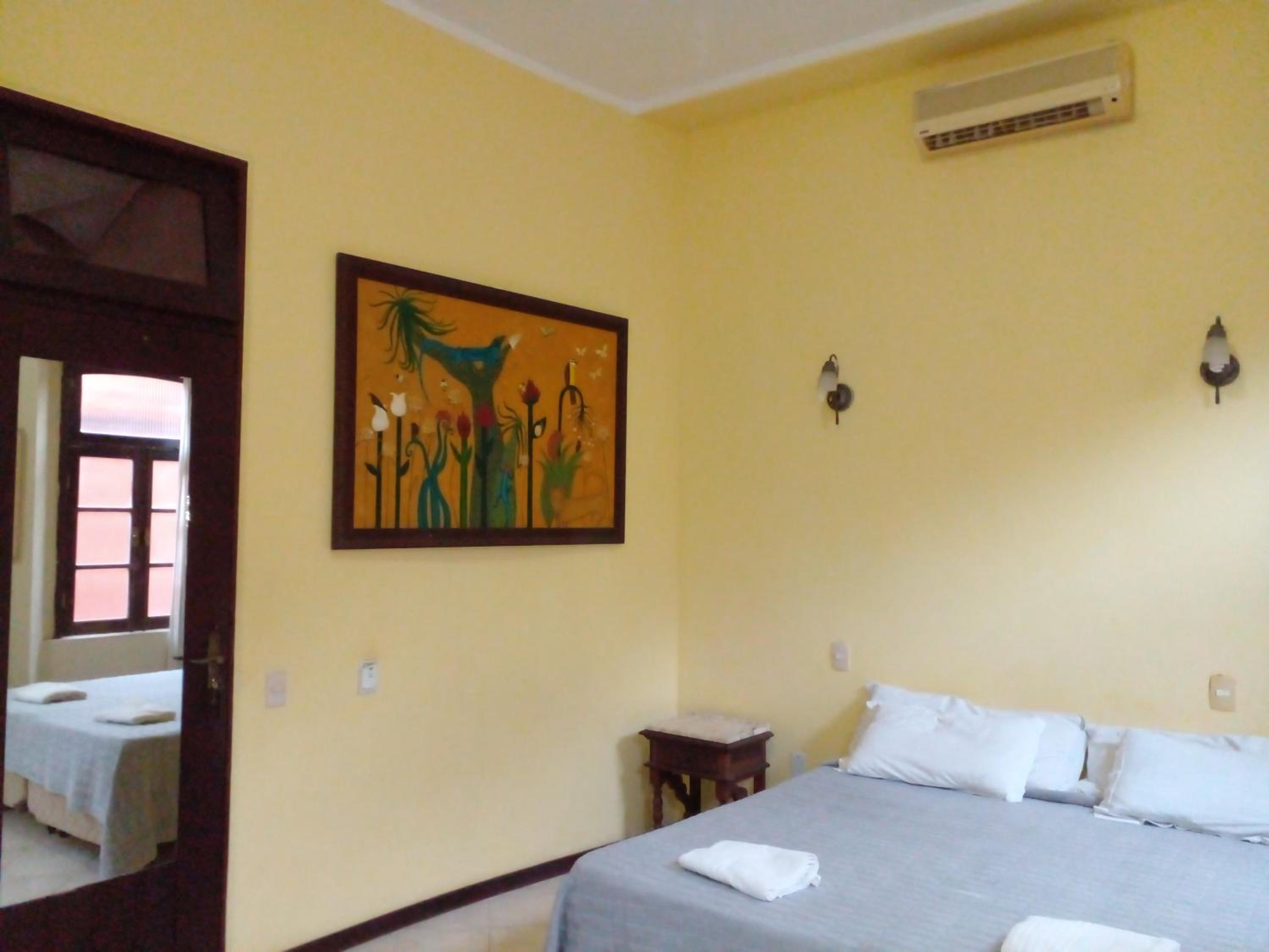 Solar do Carmo Suites & Apartments