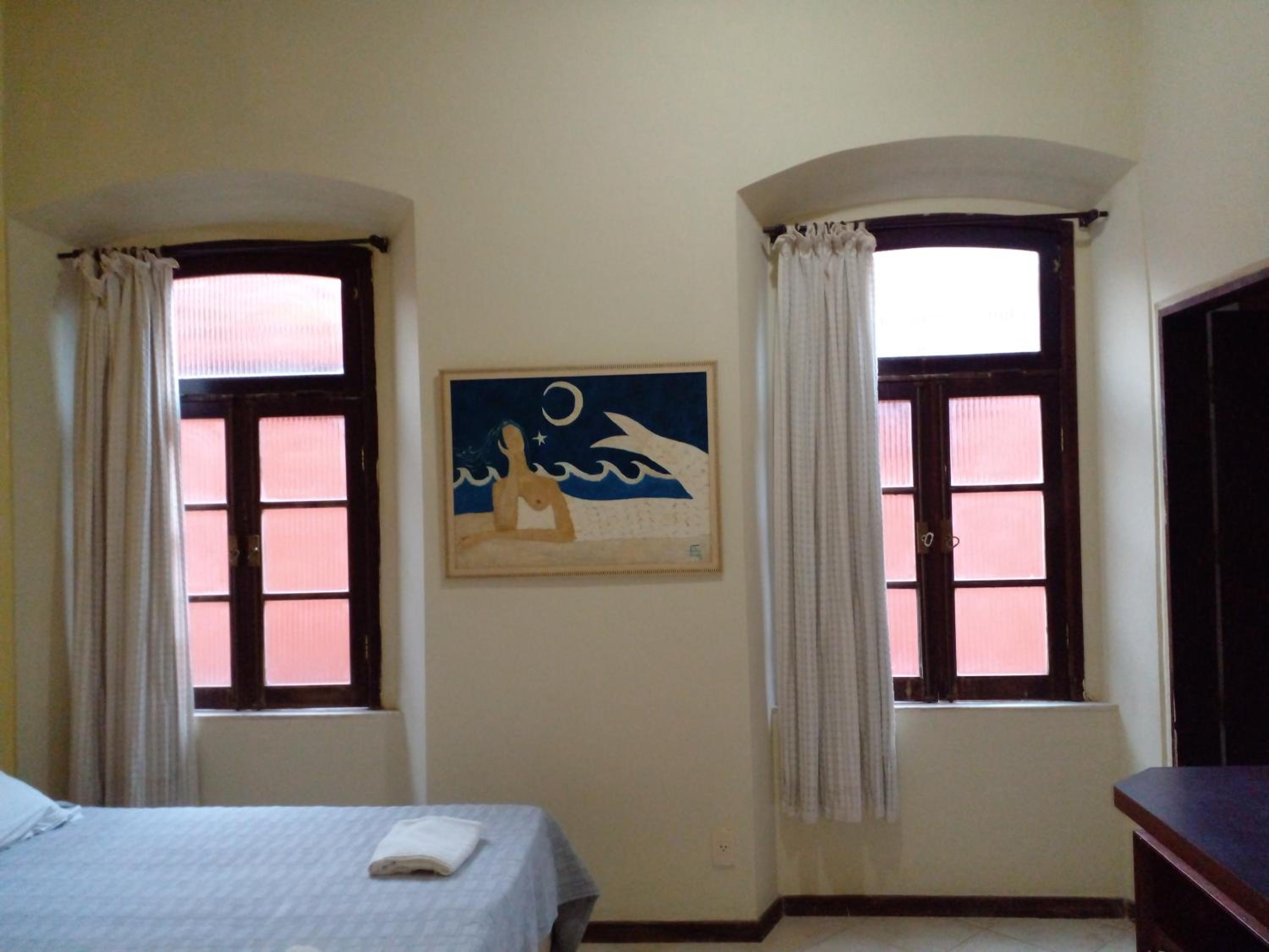 Solar do Carmo Suites & Apartments