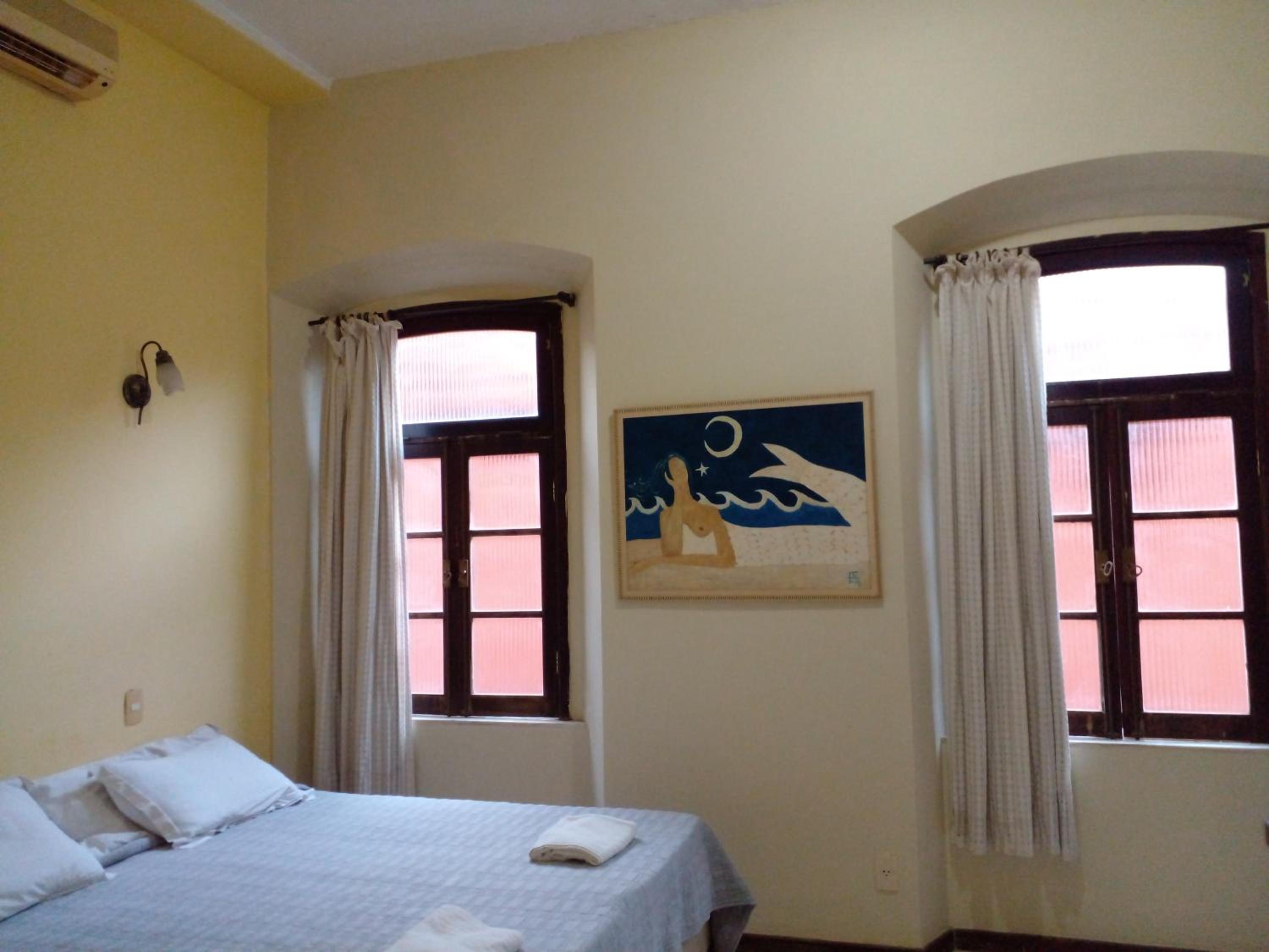 Solar do Carmo Suites & Apartments