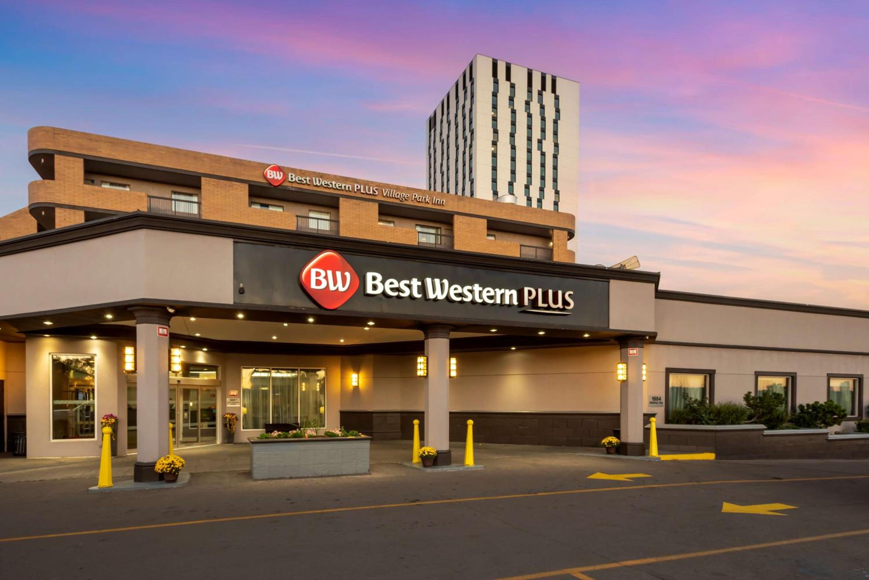 Hotel Best Western Plus Village Park Inn - Image 1