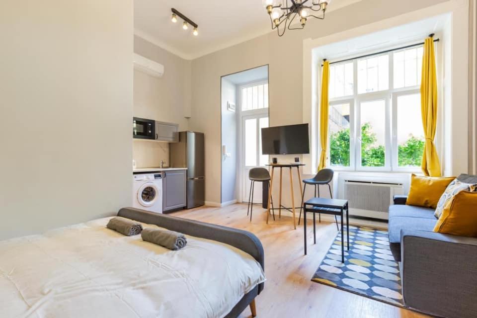 A27 BP Modern Boutique Apartments view 4