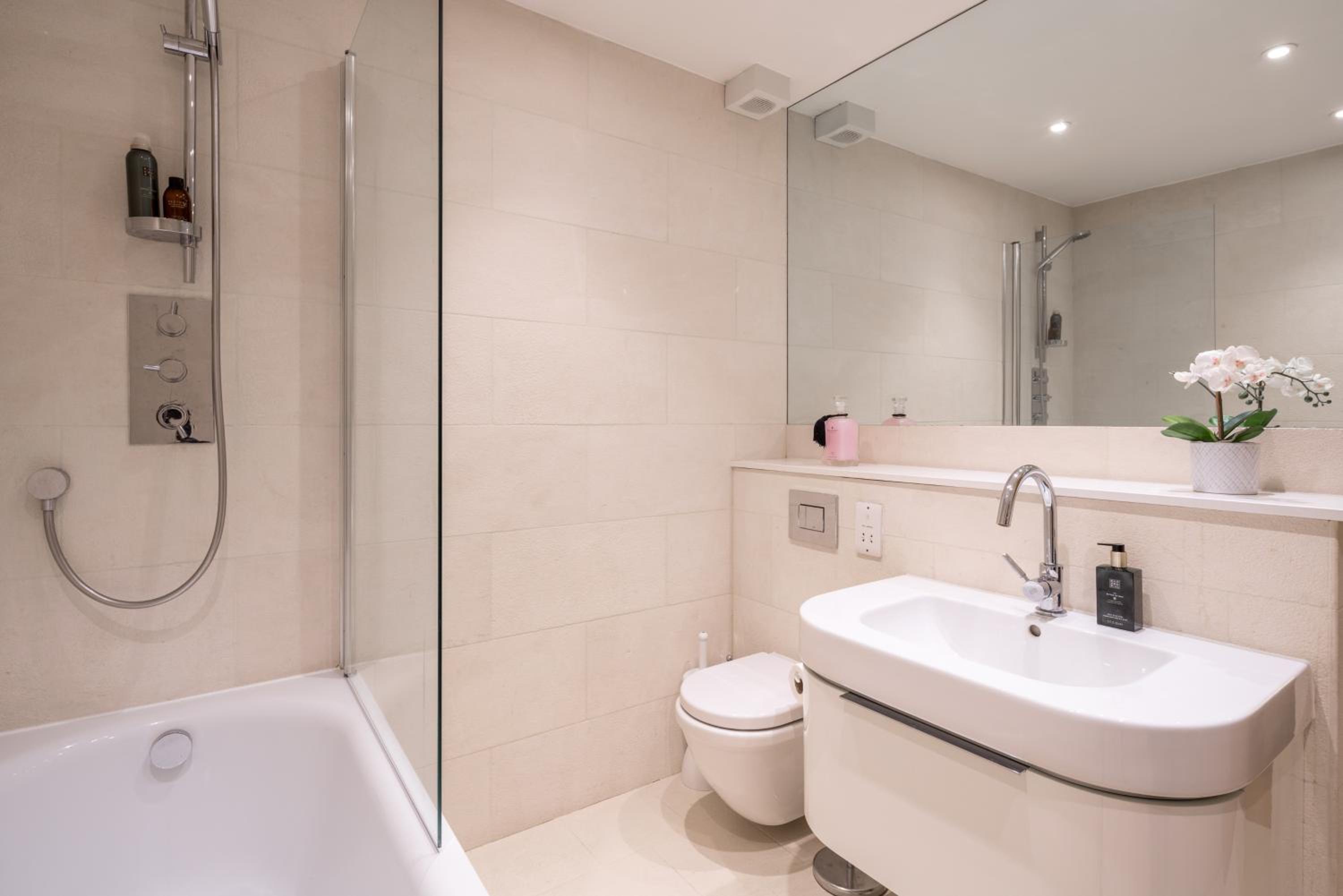 Stylish home close to Regents Park