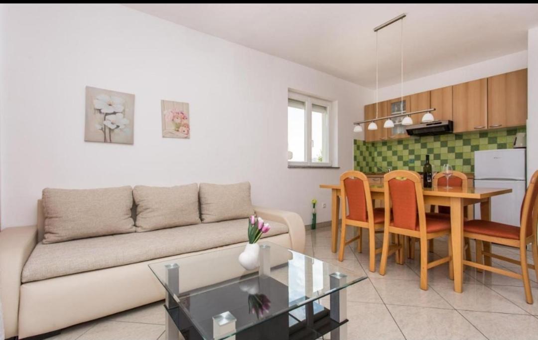 Apartments Kraljić I