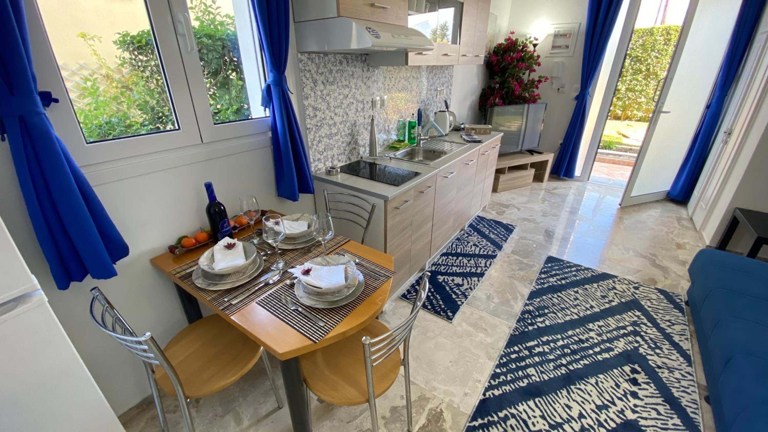 Patras Blue Suite view 5