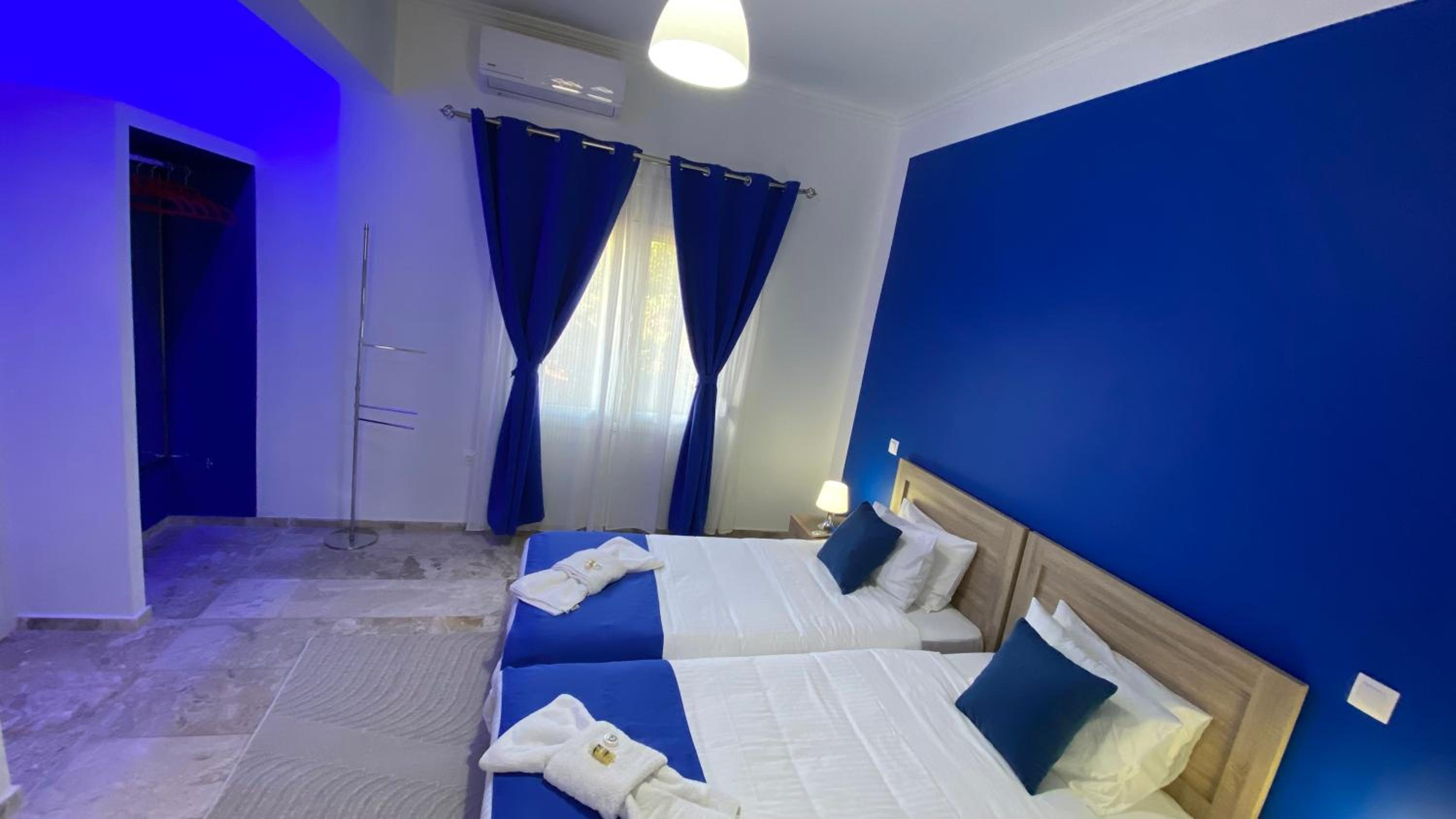 Photo 65