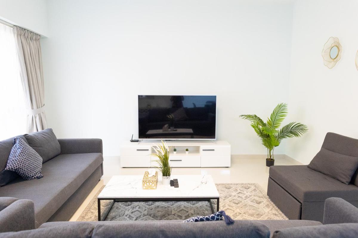 HAPPY SEASON - JBR apartments, Beach Front, Top furnished