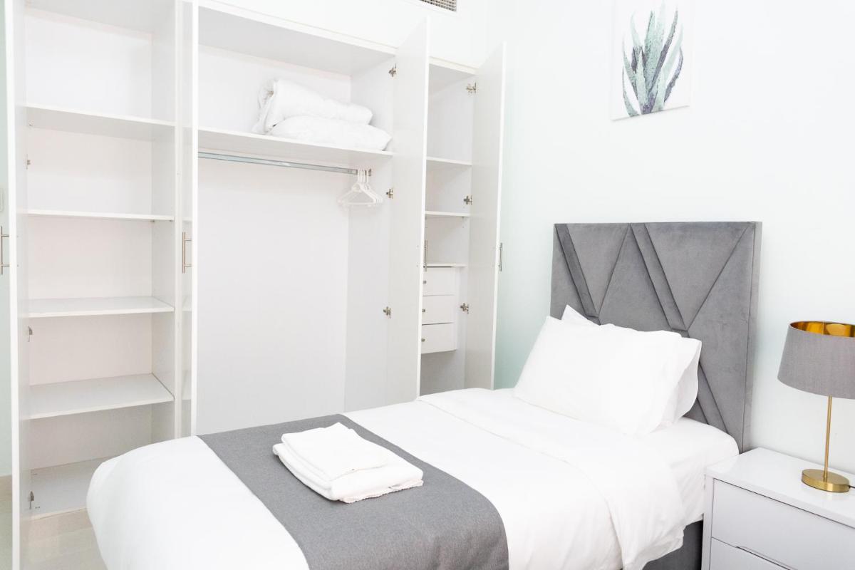 HAPPY SEASON - JBR apartments, Beach Front, Top furnished