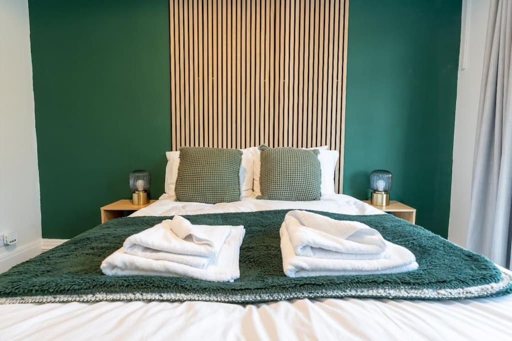 Evergreen Lodge-Wyndale-4BR WParking BHam NEC