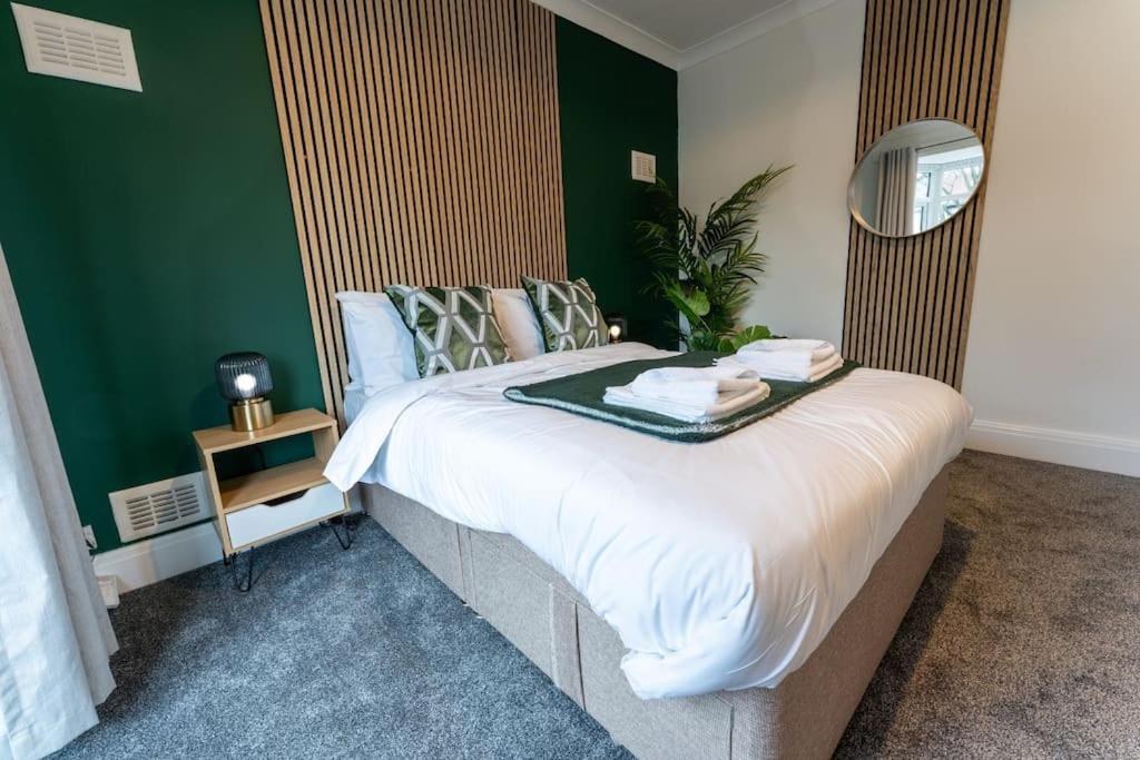 Evergreen Lodge-Wyndale-4BR WParking BHam NEC