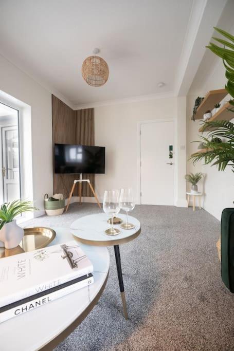 Evergreen Lodge-Wyndale-4BR WParking BHam NEC
