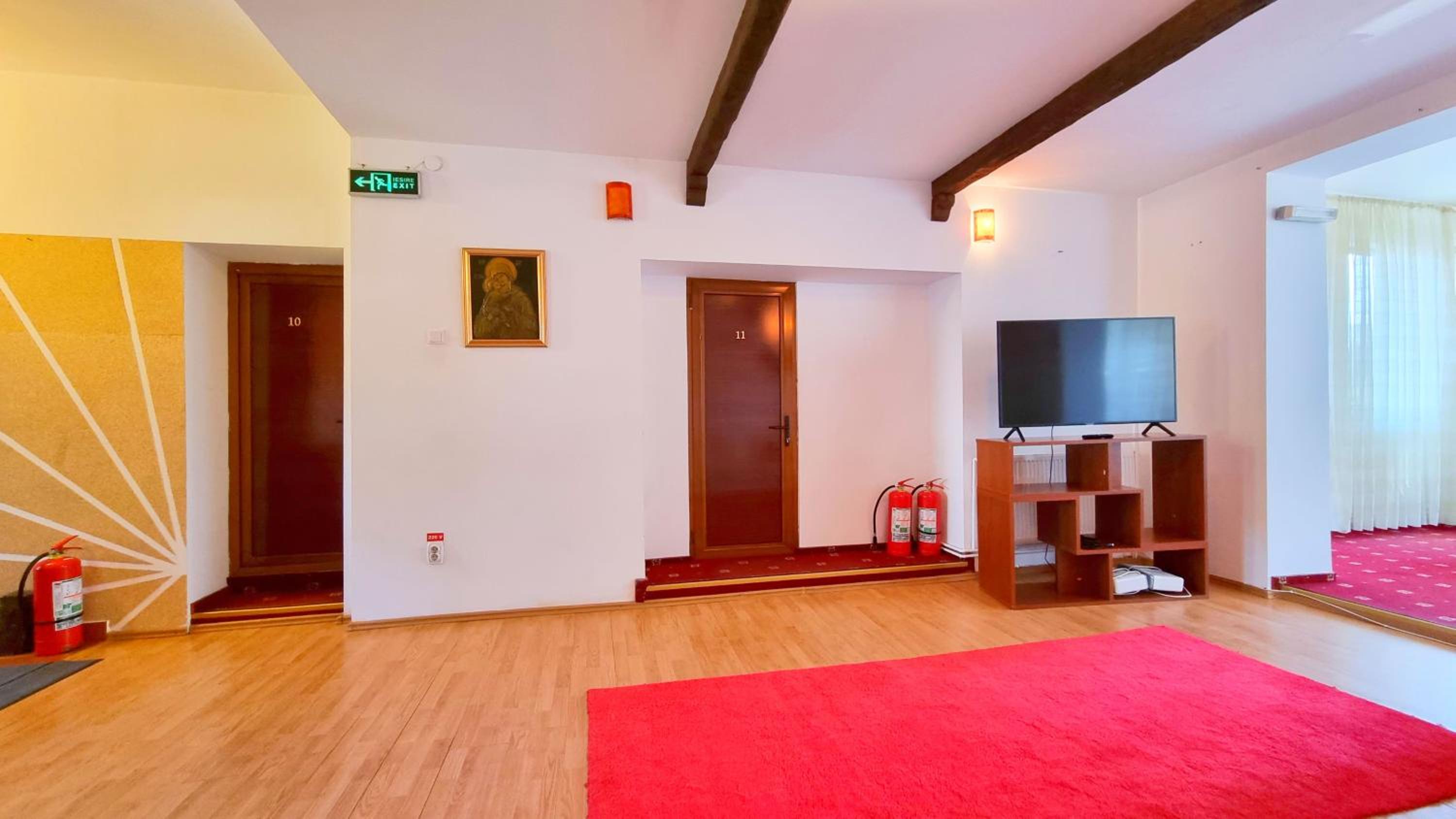 Casa cu Brazi
