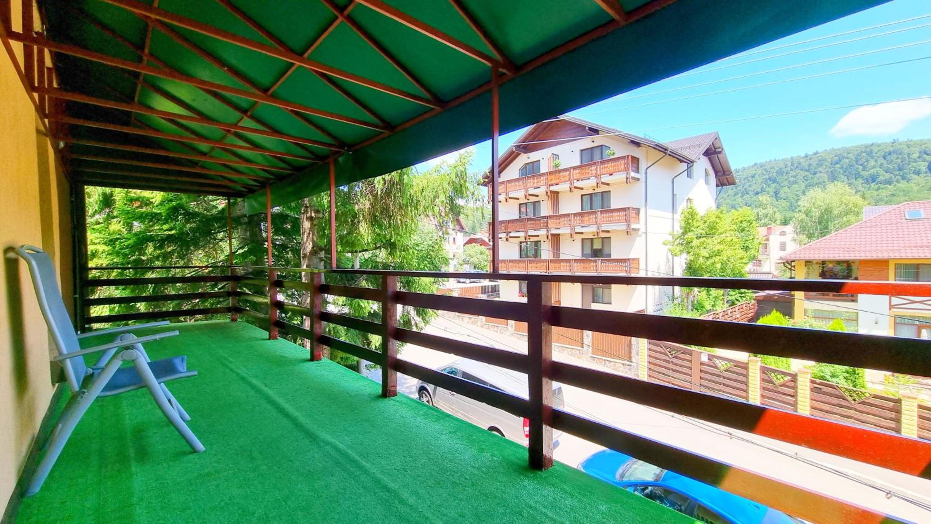 Casa cu Brazi