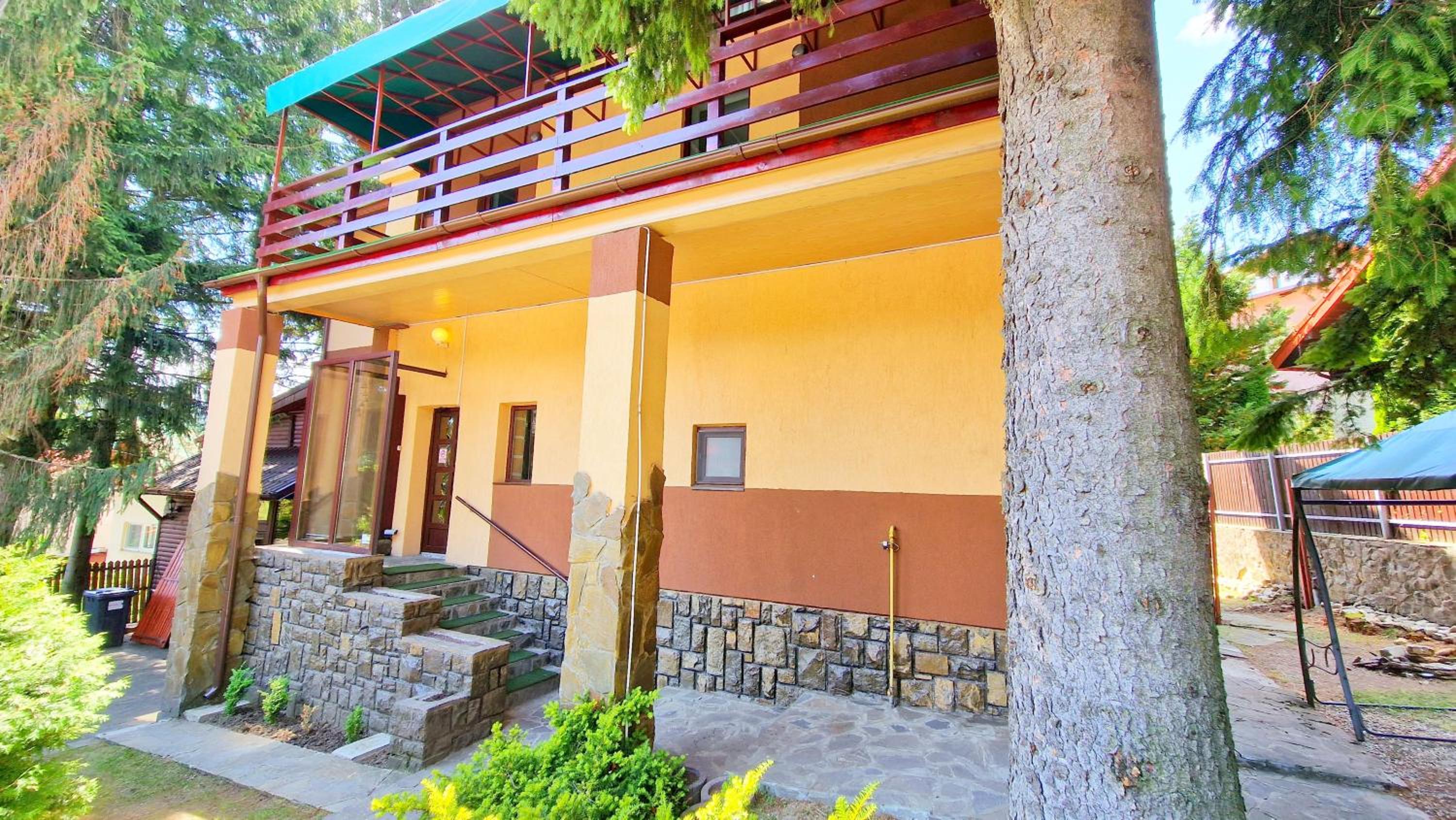 Casa cu Brazi
