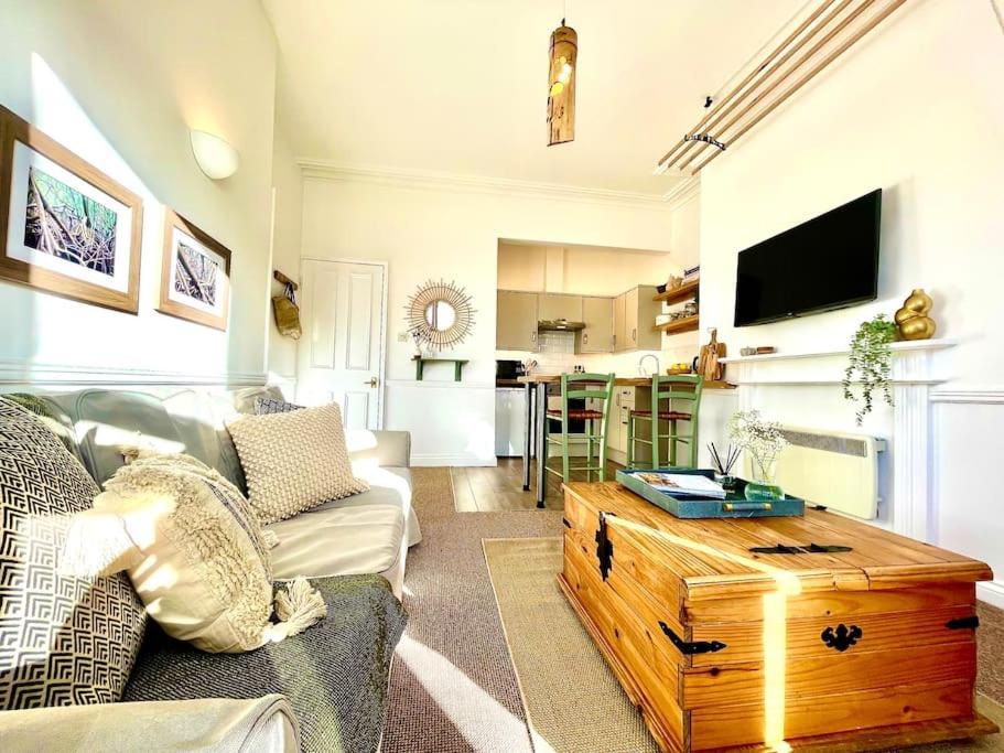 Nomi Homes*Exeter*City*Centre*Uni*Chiefs*Beaches view 4