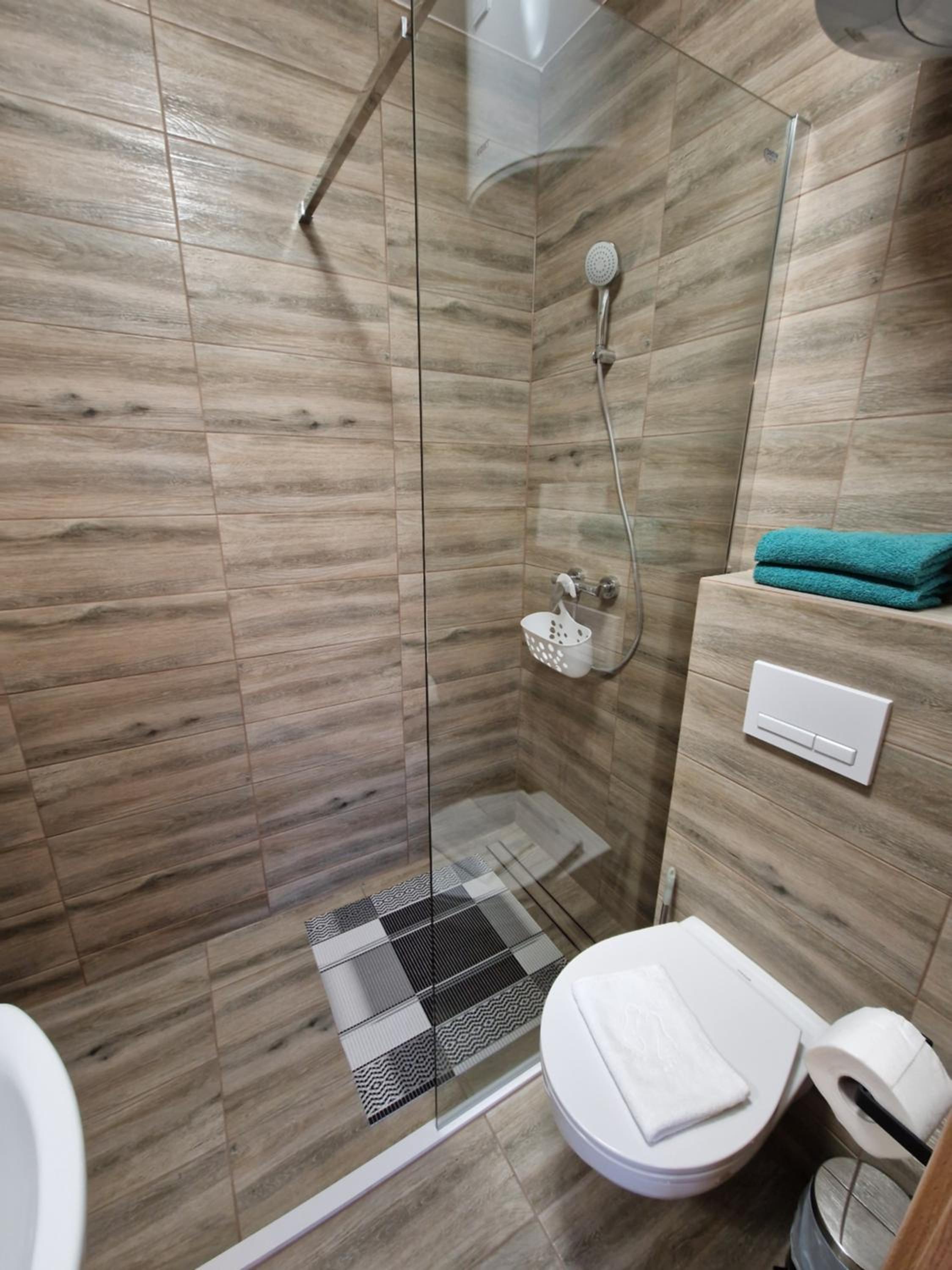 Apartament z Tężnią Solankową, Sauną, Kominkiem LED nad Jeziorem Żywieckim