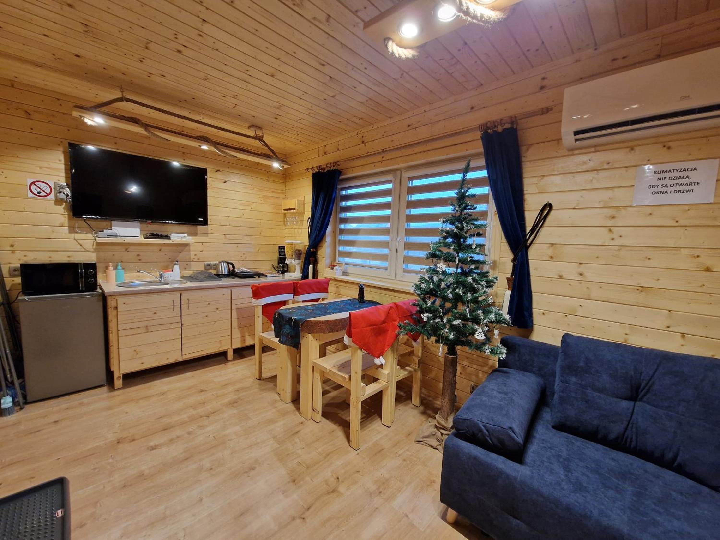Apartament z Tężnią Solankową, Sauną, Kominkiem LED nad Jeziorem Żywieckim