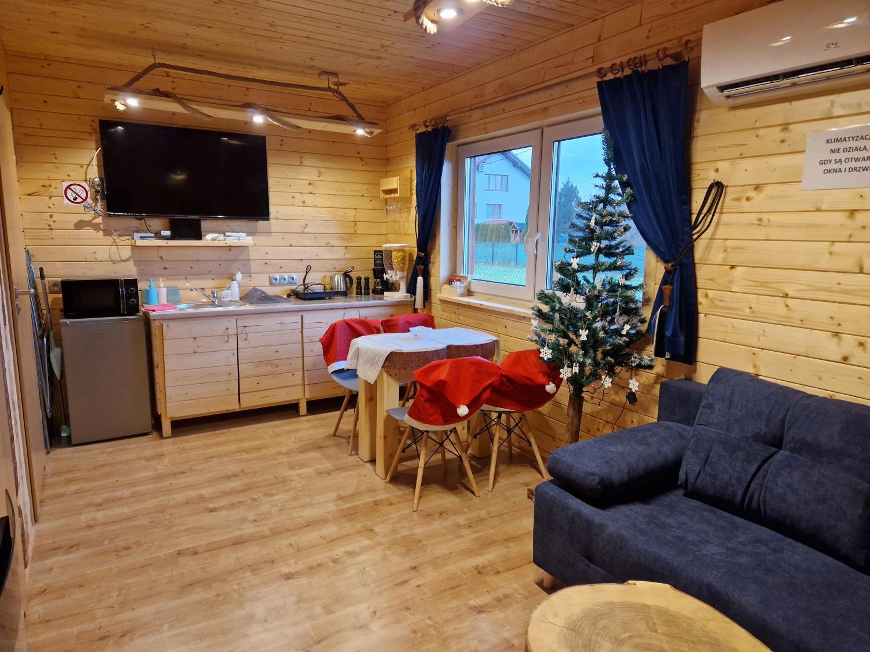 Apartament z Tężnią Solankową, Sauną, Kominkiem LED nad Jeziorem Żywieckim