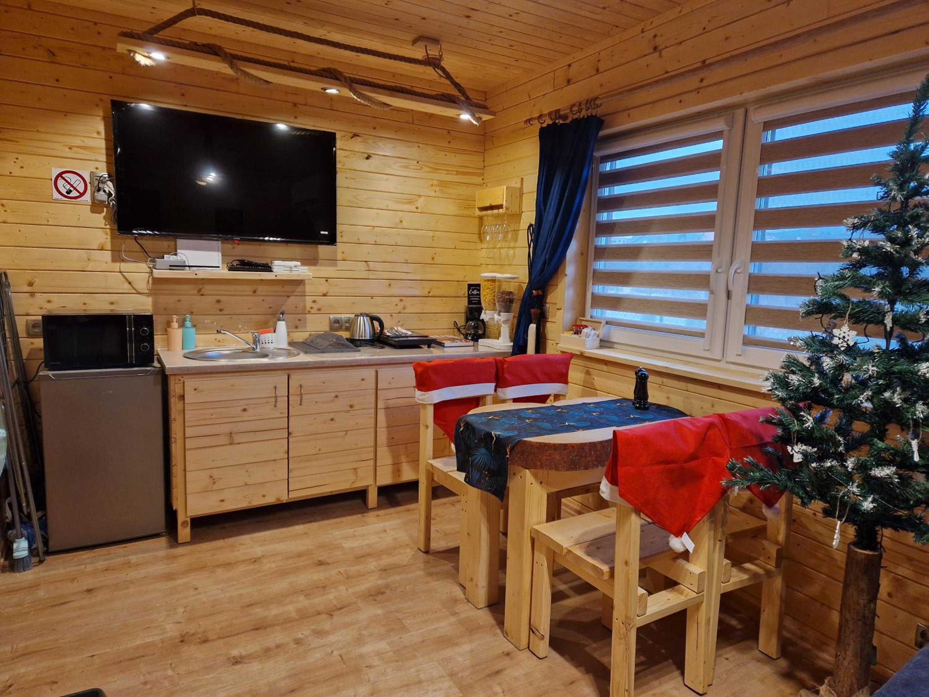 Apartament z Tężnią Solankową, Sauną, Kominkiem LED nad Jeziorem Żywieckim