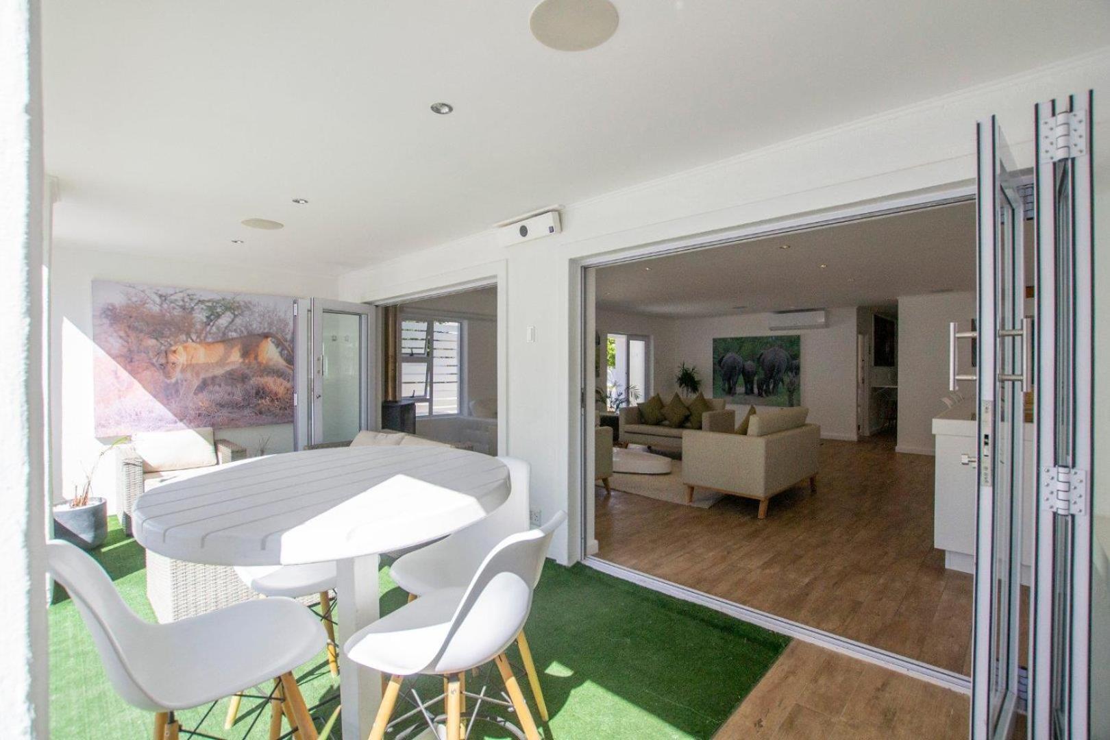 Riebeeck Villa - 5 min walk to Franschhoek Central view 2