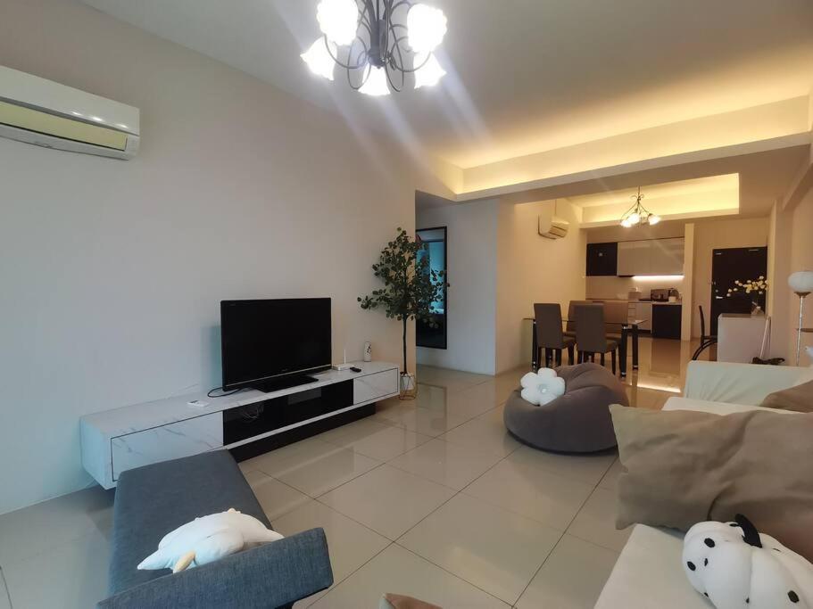 Ipoh Town Apartment 8pax by Cozy