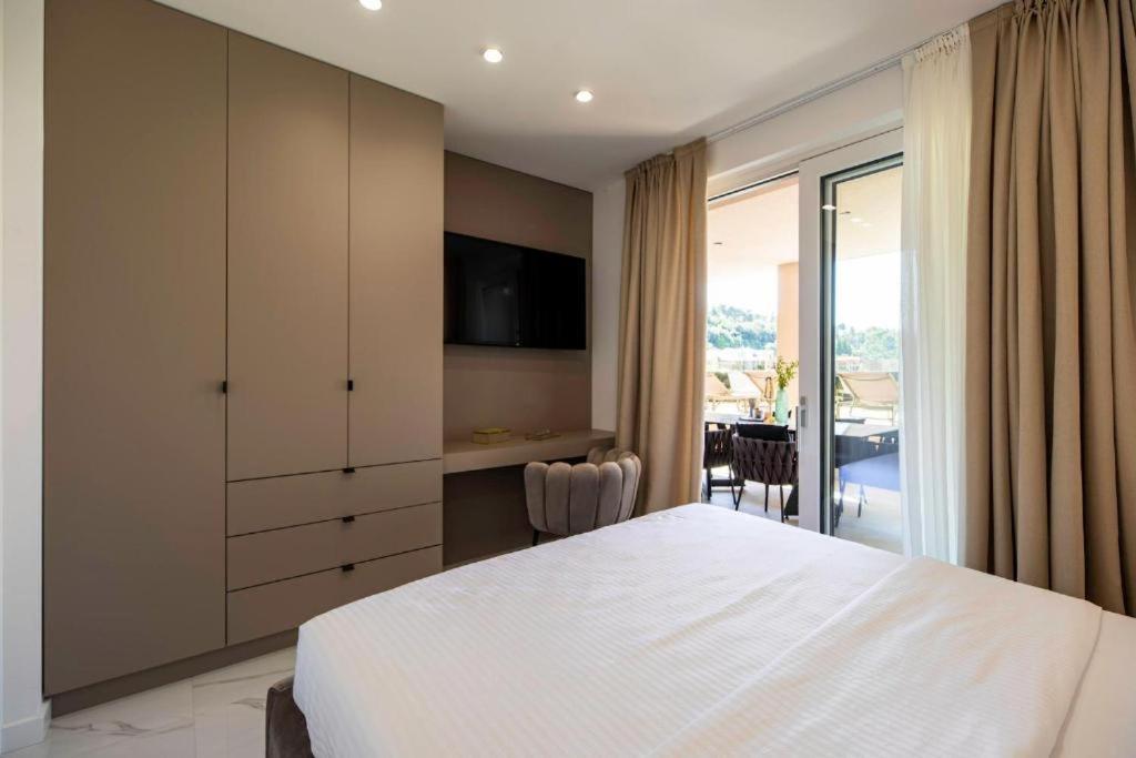 Villa Nina - Apartments with pool near the sea view 3