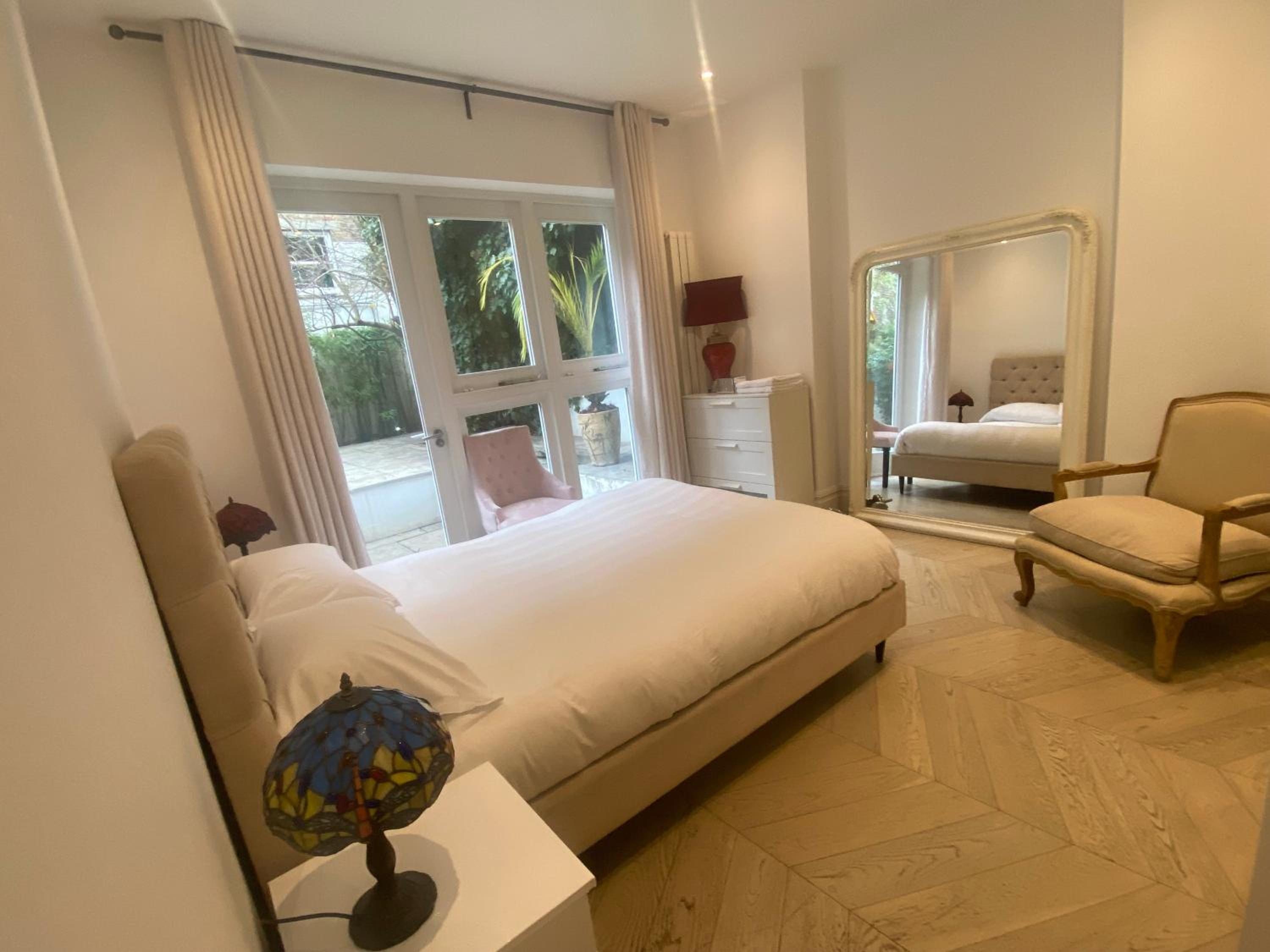 Luxury 2 Double Bedroom Flat - Kensington London