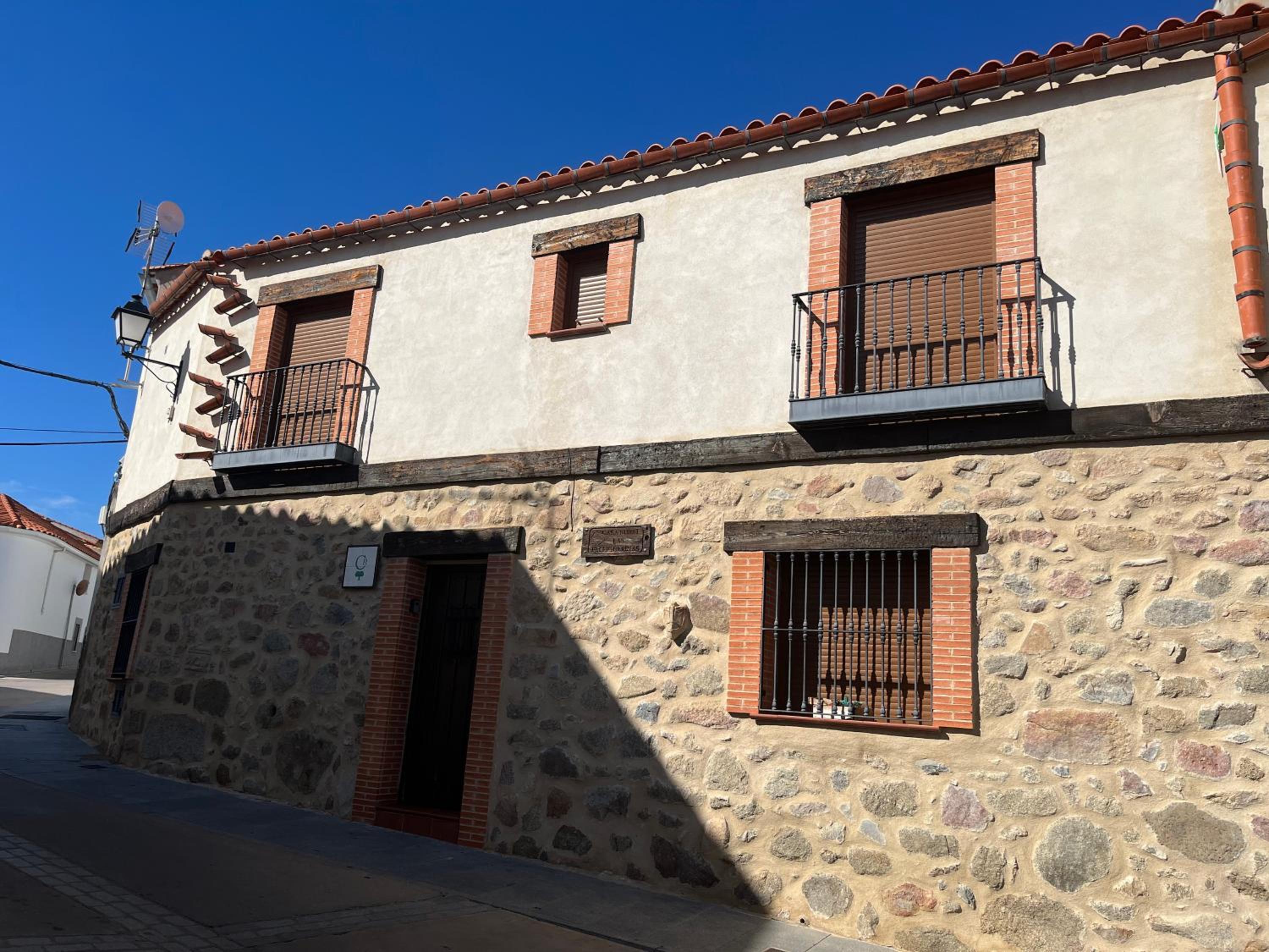 Casa rural las pelliquerinas view 2