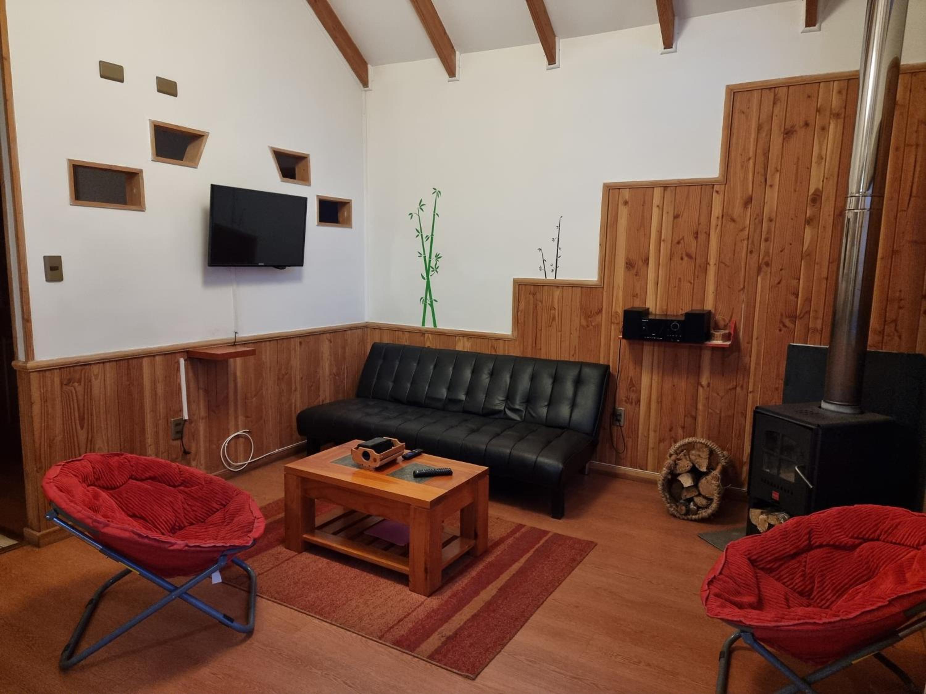 La Casa del Árbol Villarrica Cabañas-Piscina-Tinajas