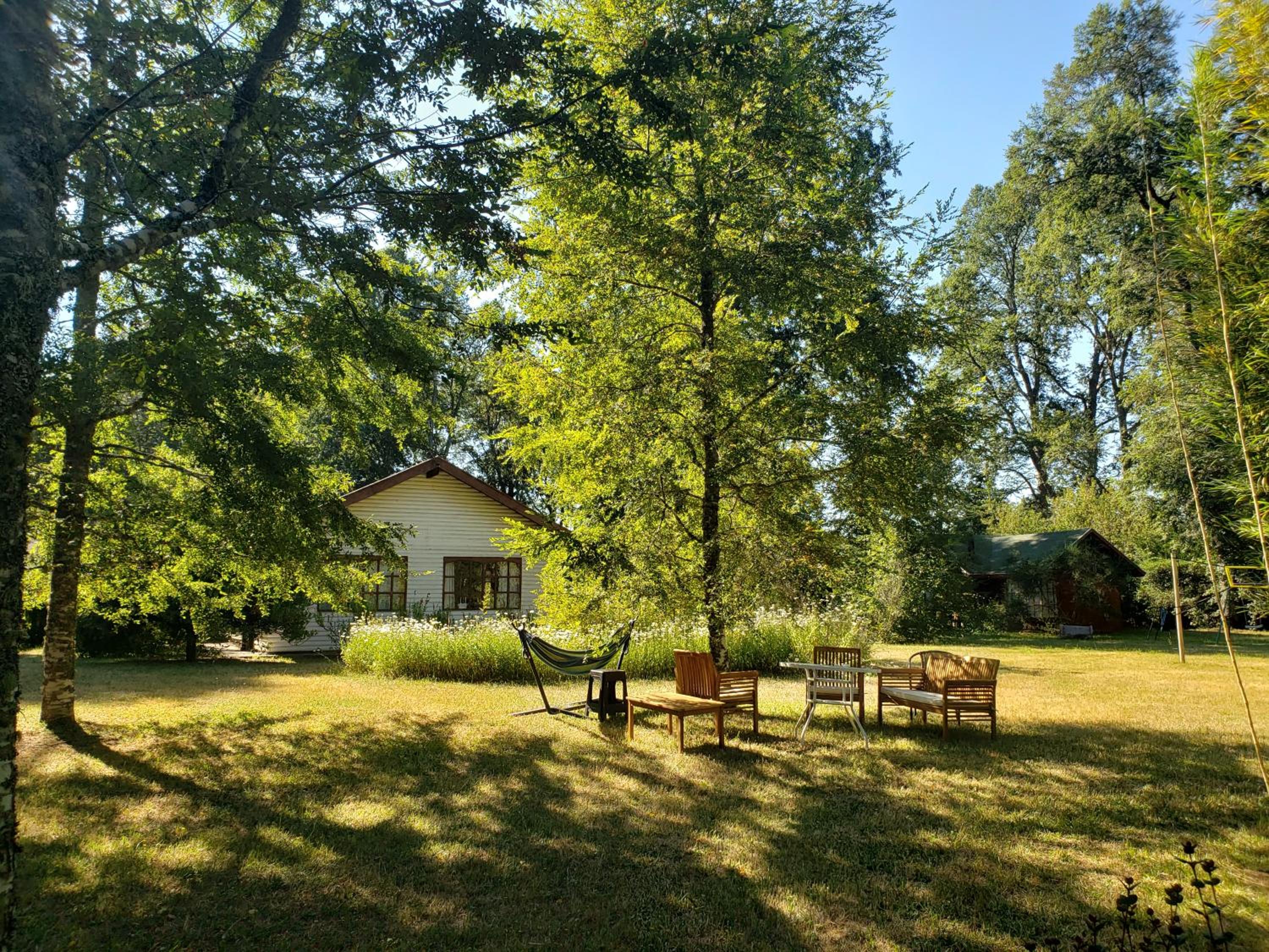 La Casa del Árbol Villarrica Cabañas-Piscina-Tinajas