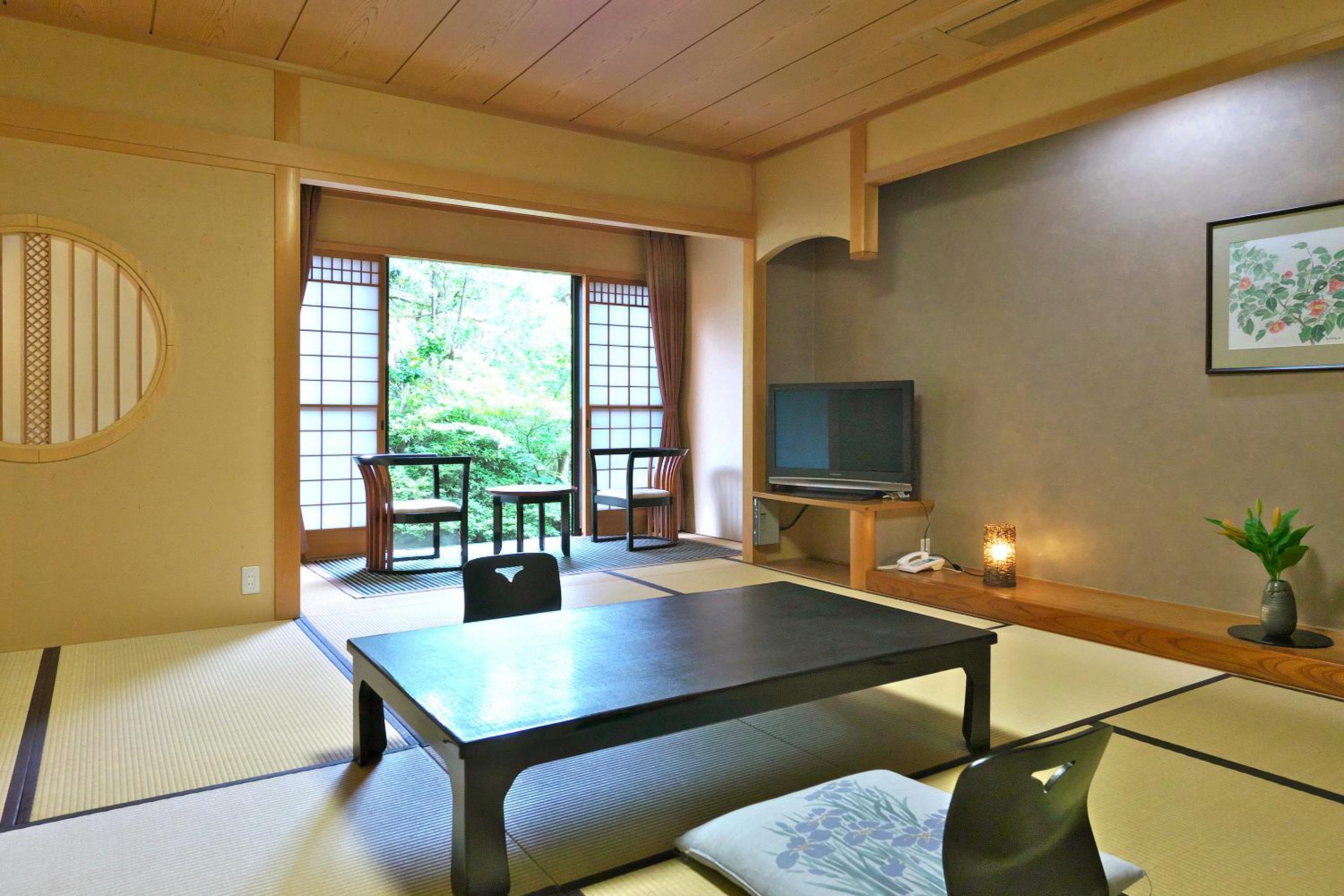 Yuraku Hotel
