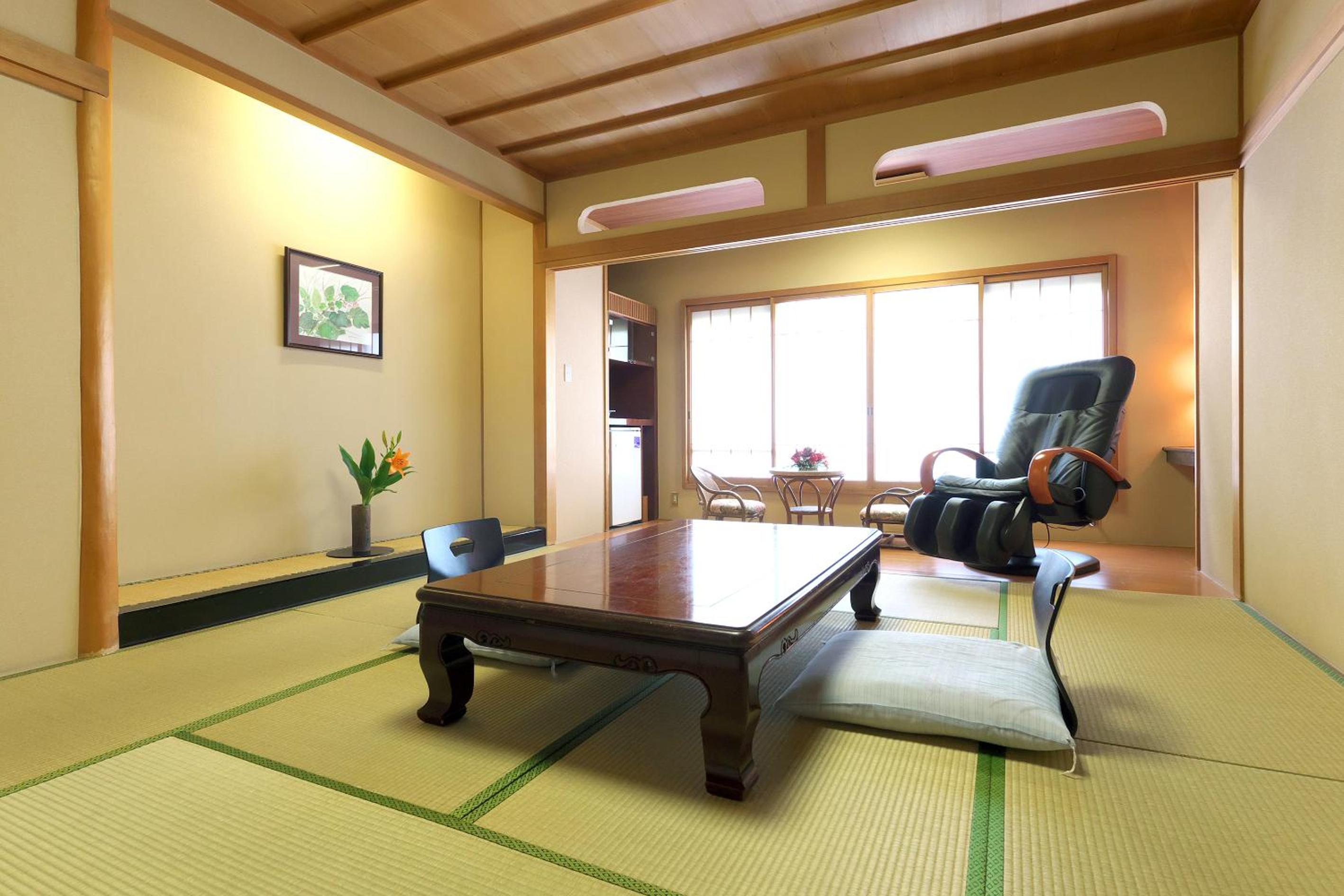 Yuraku Hotel