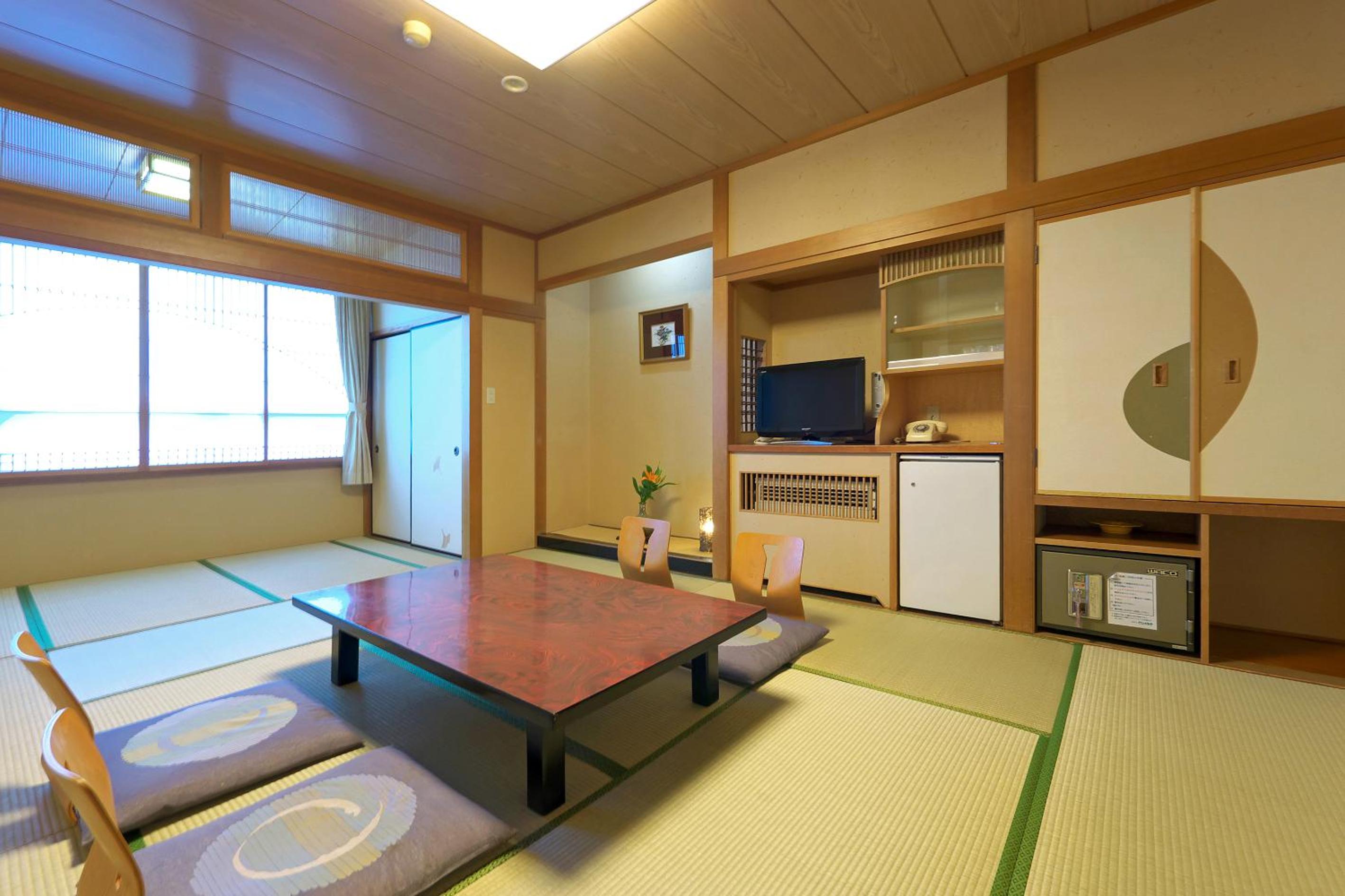 Awara Onsen hot spring Koubou Gurabaatei view 4