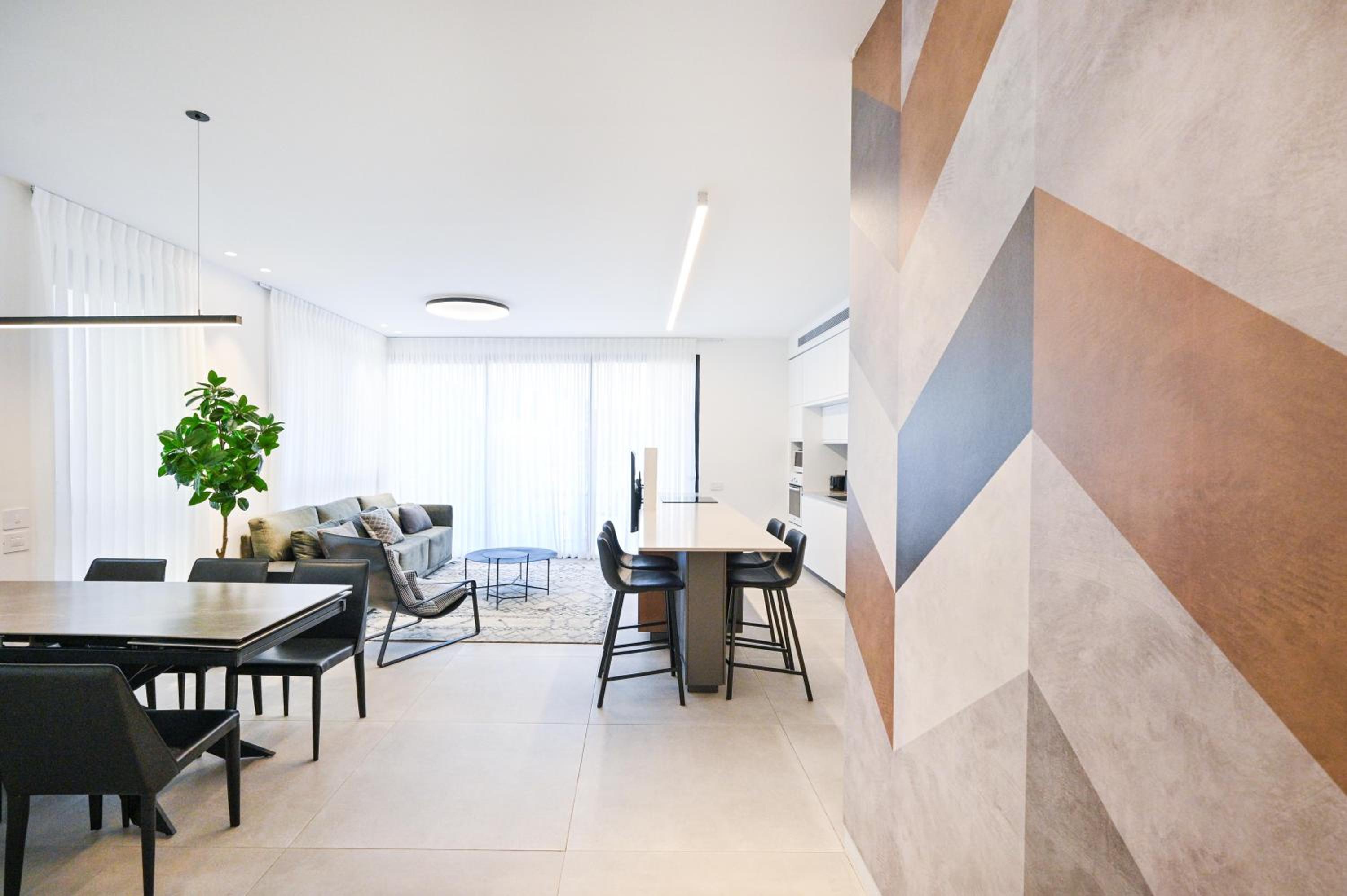 Spacious Modern 3BR by HolyGuest view 4