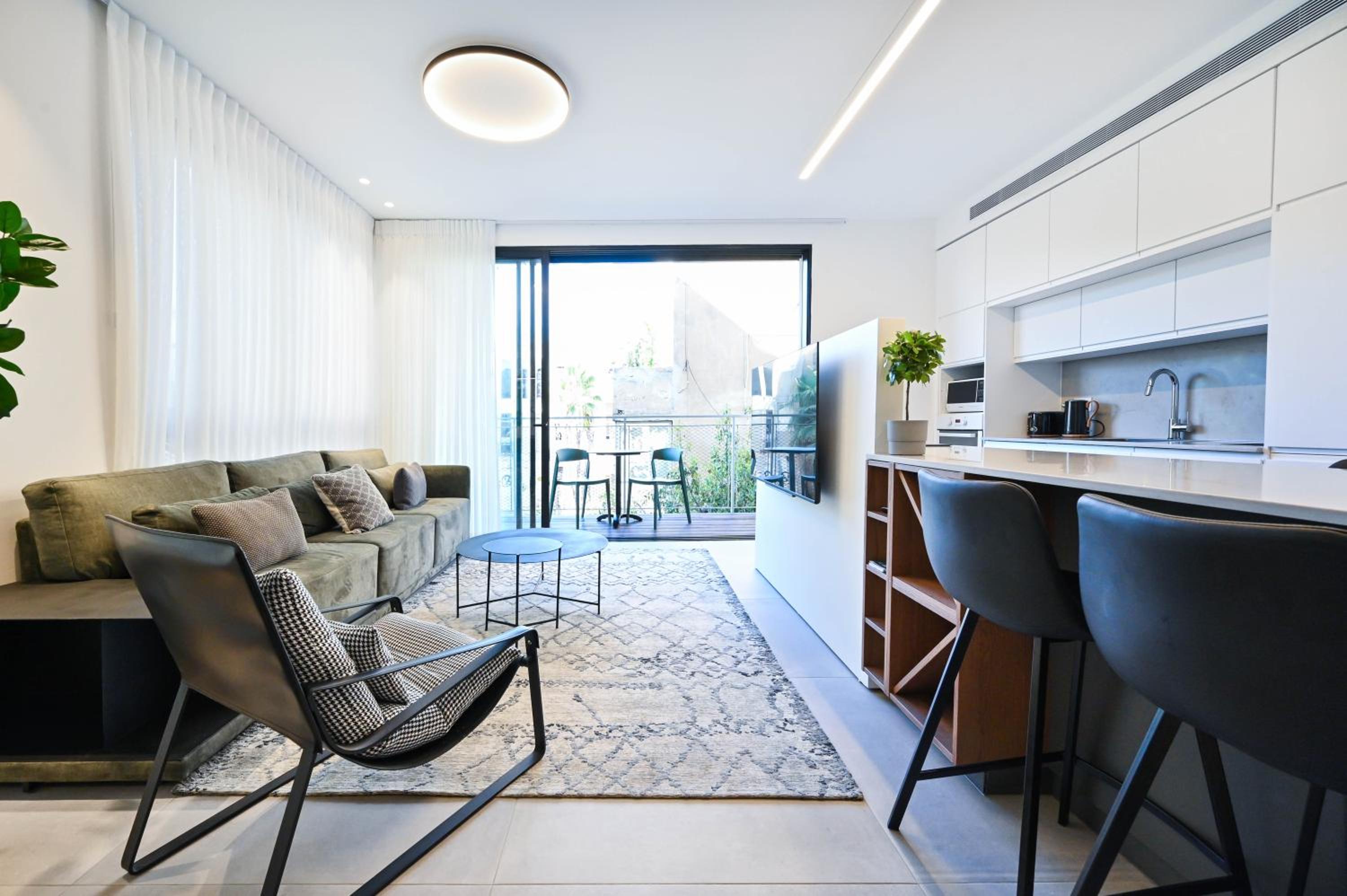 Spacious Modern 3BR by HolyGuest view 5