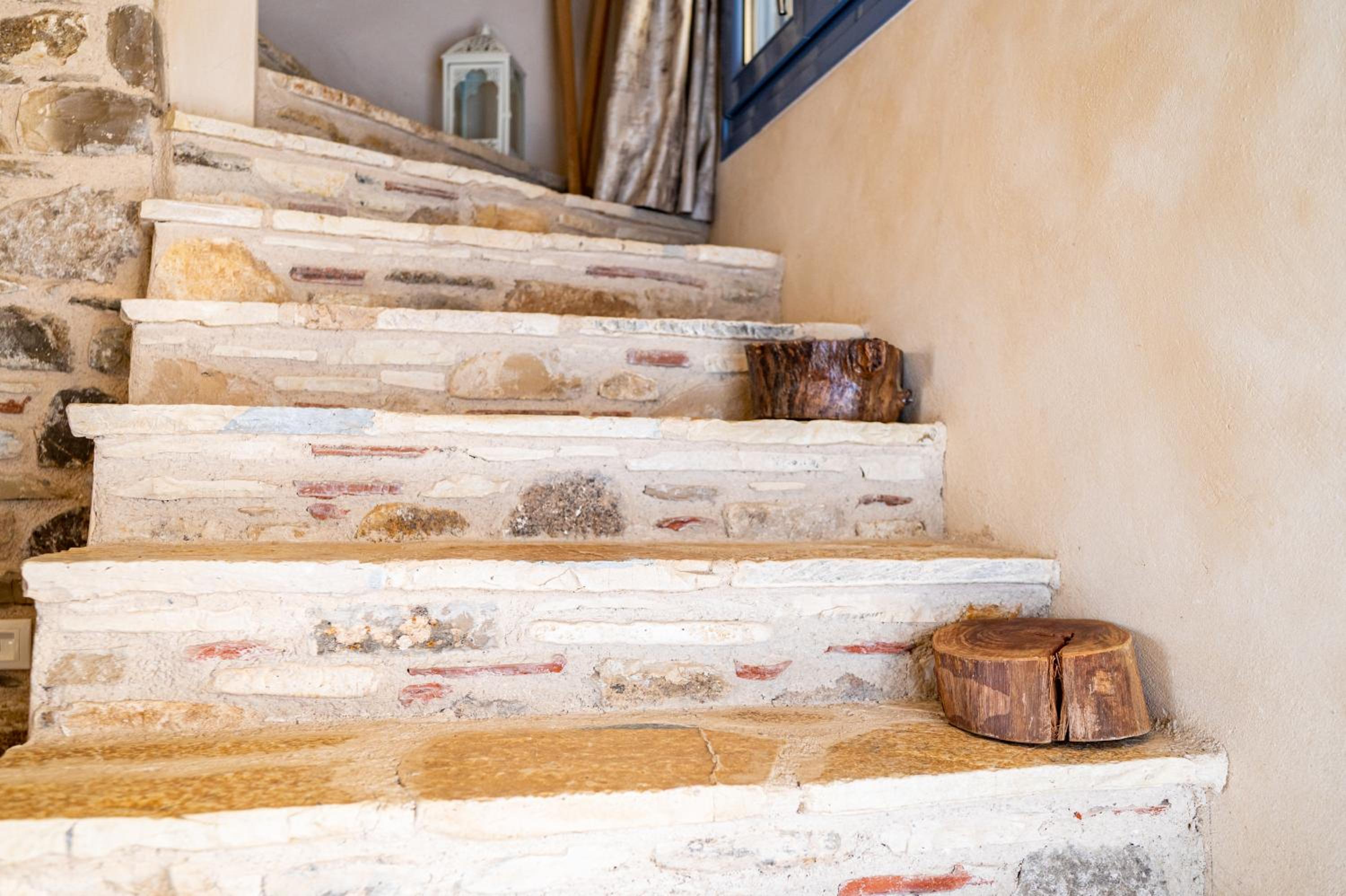Chaihoutes stone villa into Olive farm in Zia