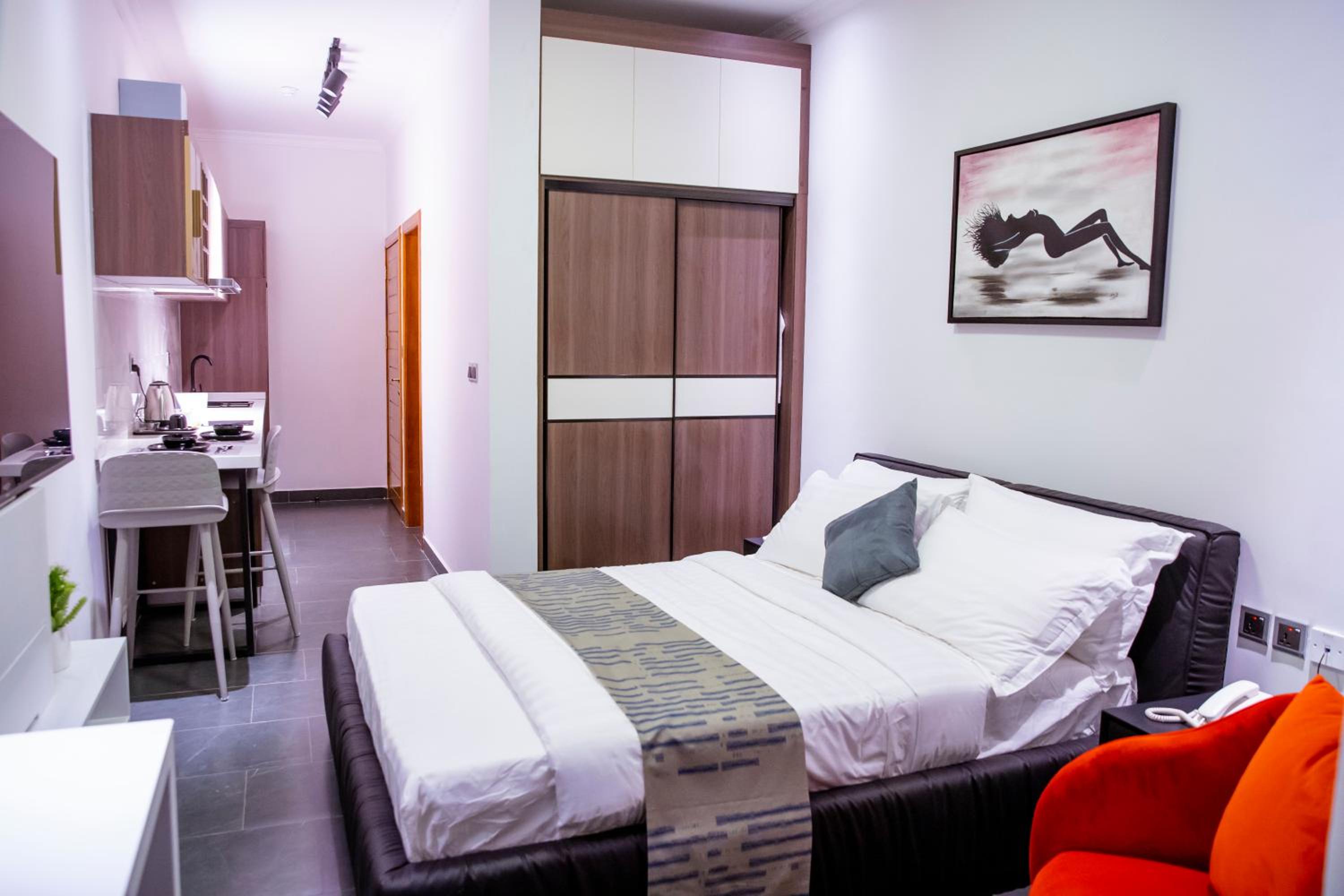 Rose Hotel