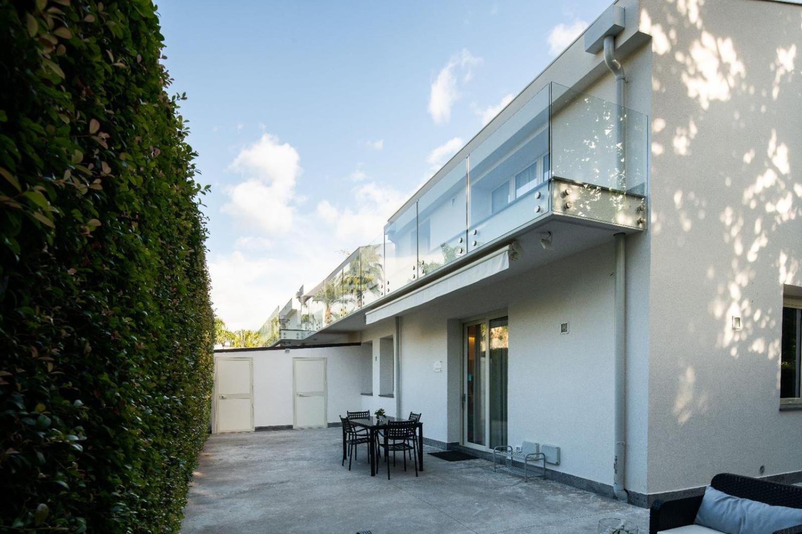 Villa Carlino House