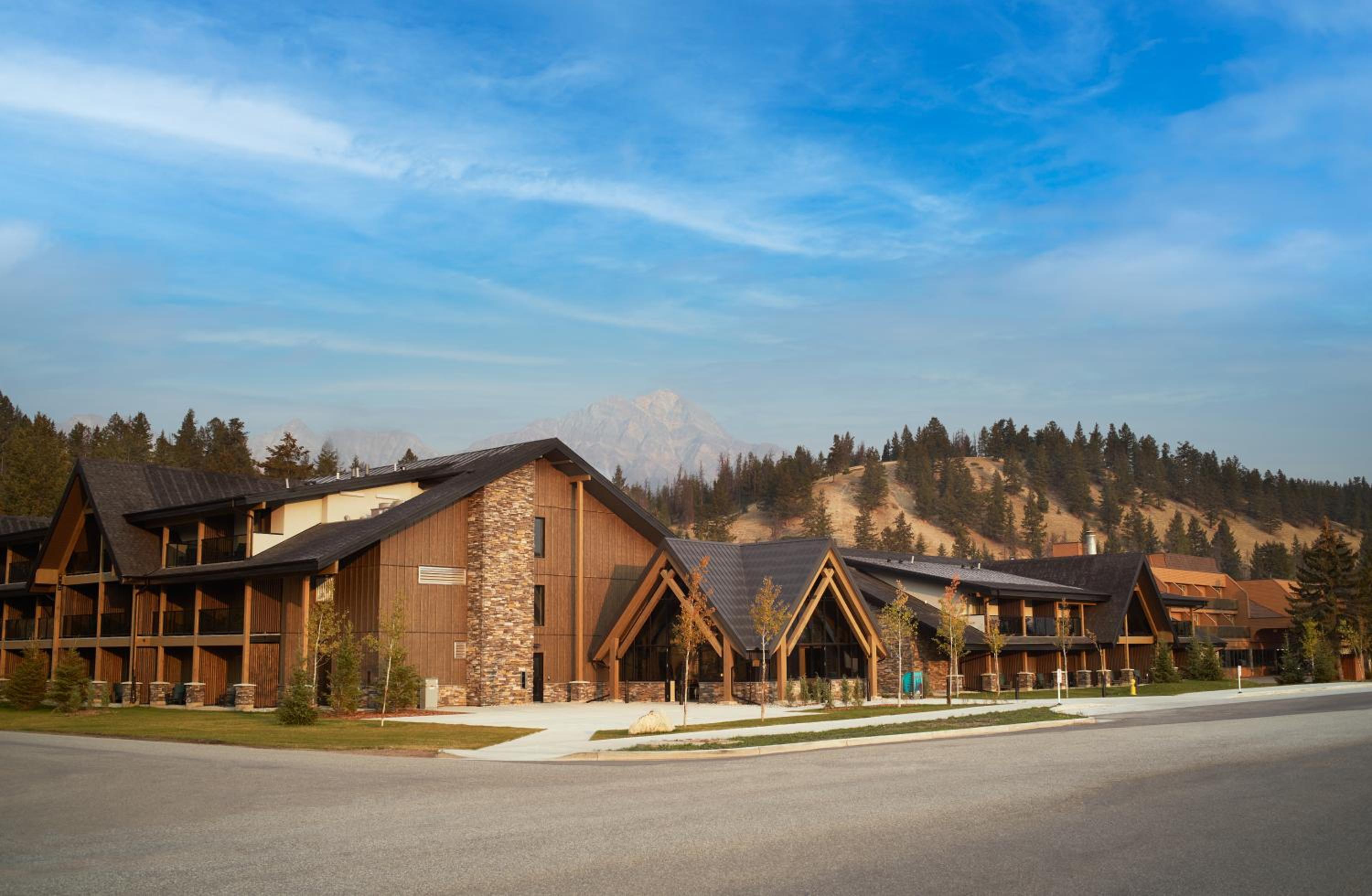 Jasper Vacations - Forest Park Hotel - Property Image 1