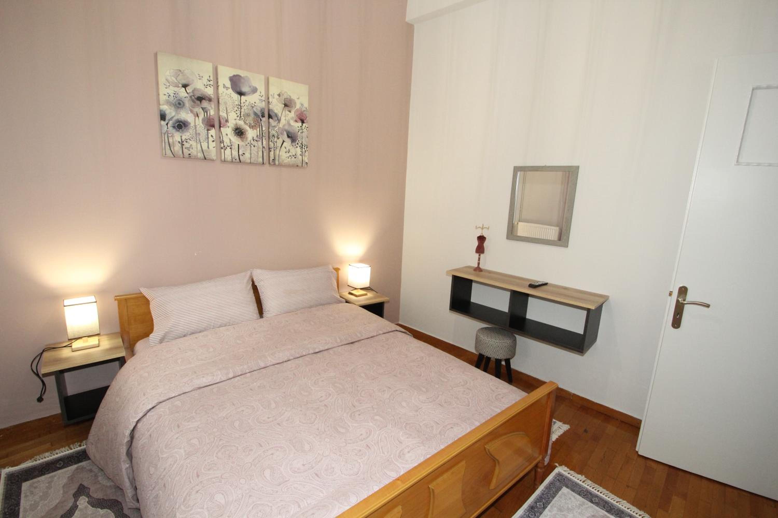 Bratis House Athens