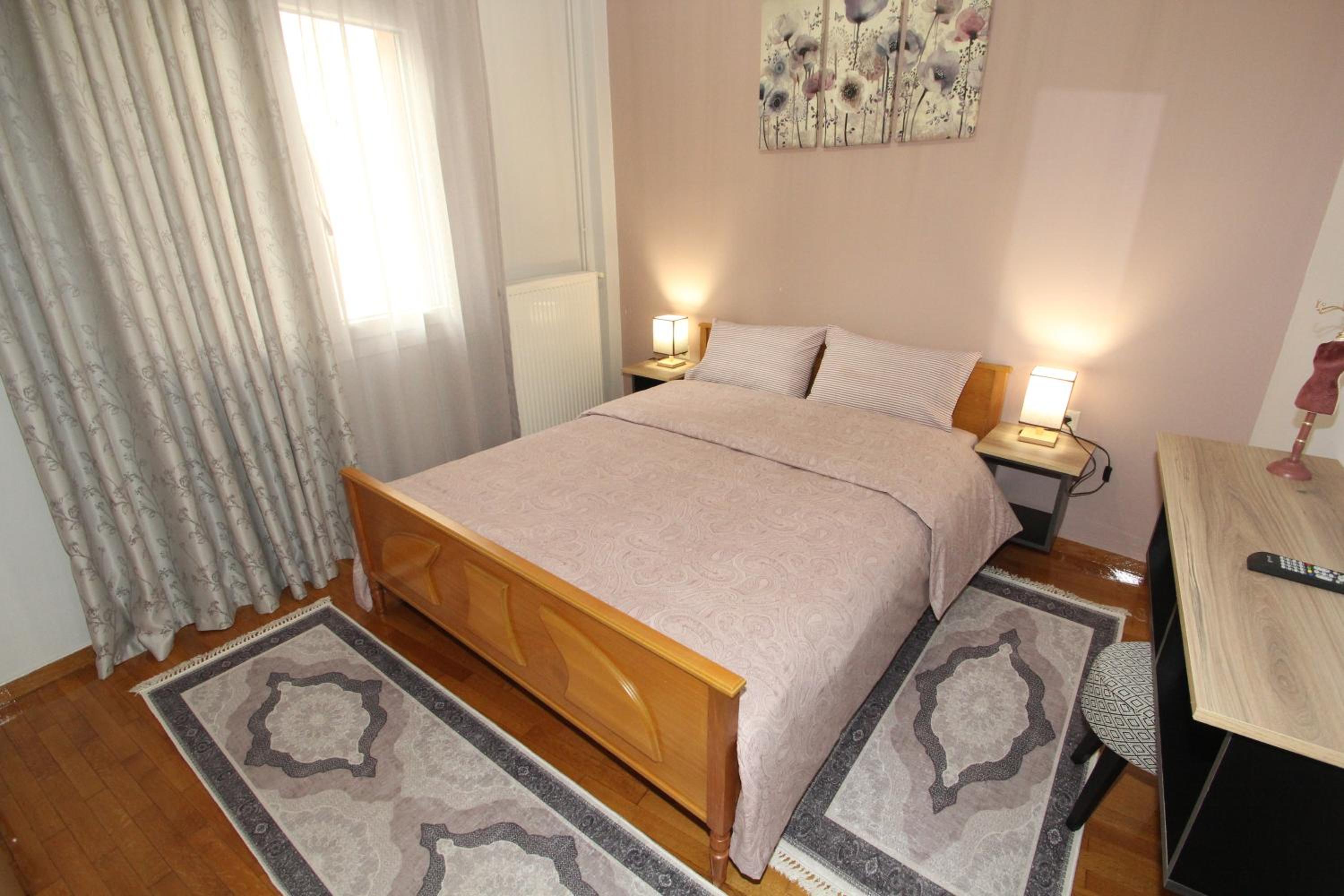 Bratis House Athens