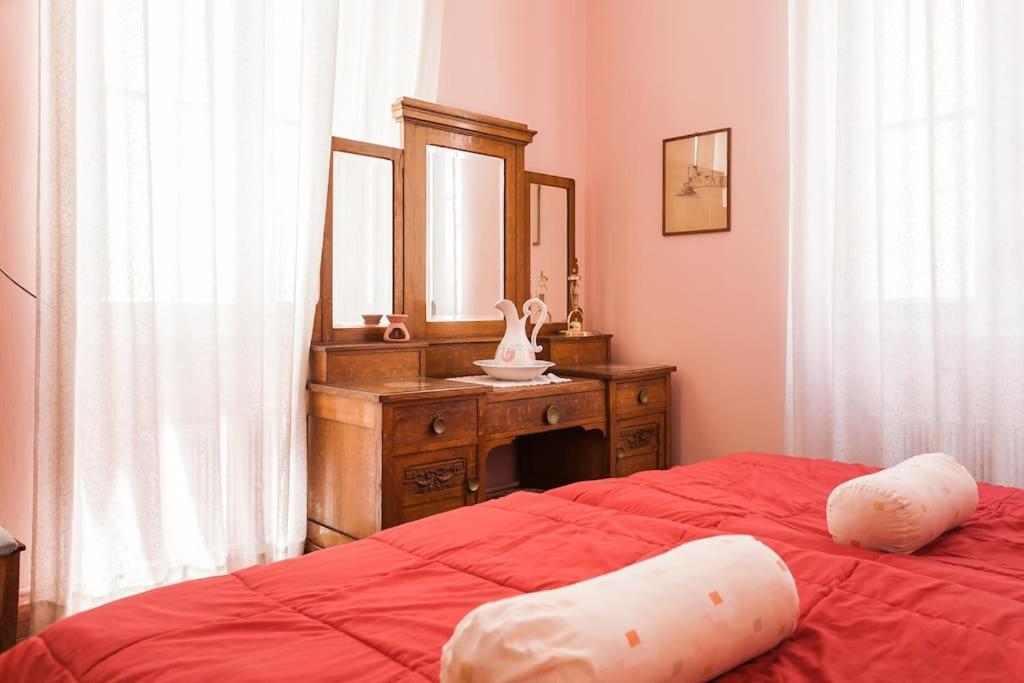 Acropolis Traditional House