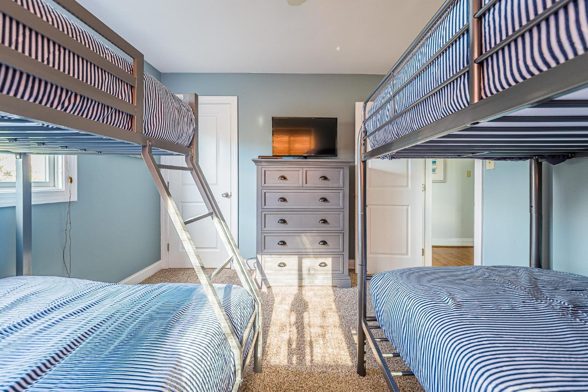 Arcadia - Duck, Caffey's Inlet, Ocean Views, 50 Yards to Beach, Pool, Pets OK, Cul-de-sac Location