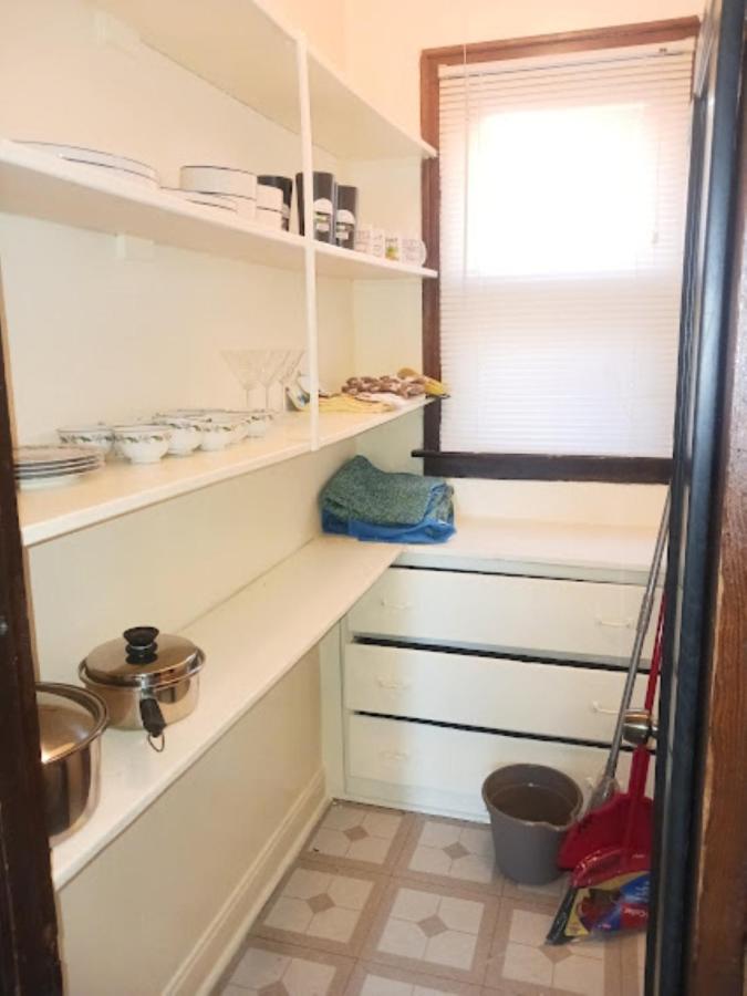 Chicago Vacations - South Chicago Community Immersion in 2 Bedroom Apartment - Property Image 23